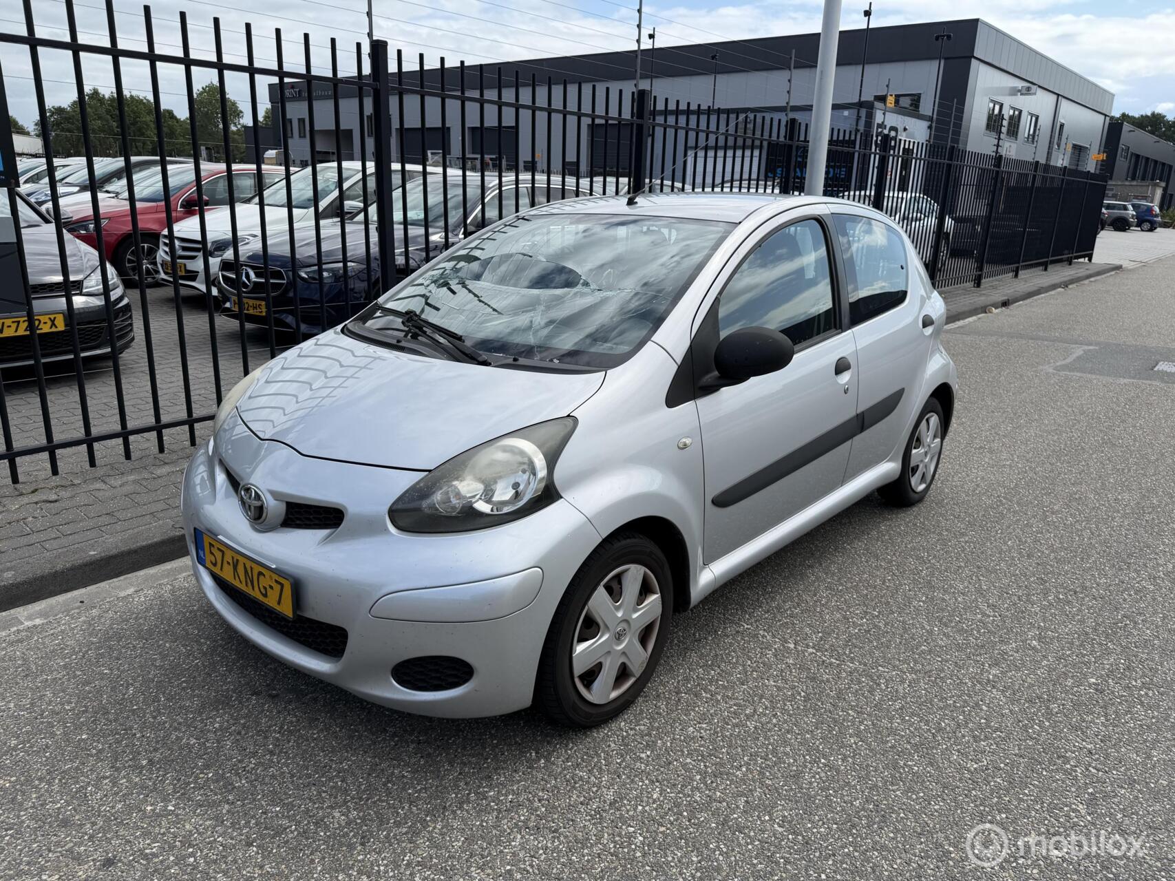 Toyota Toyota Aygo 1.0-12V Comfort 2010 - voorkant