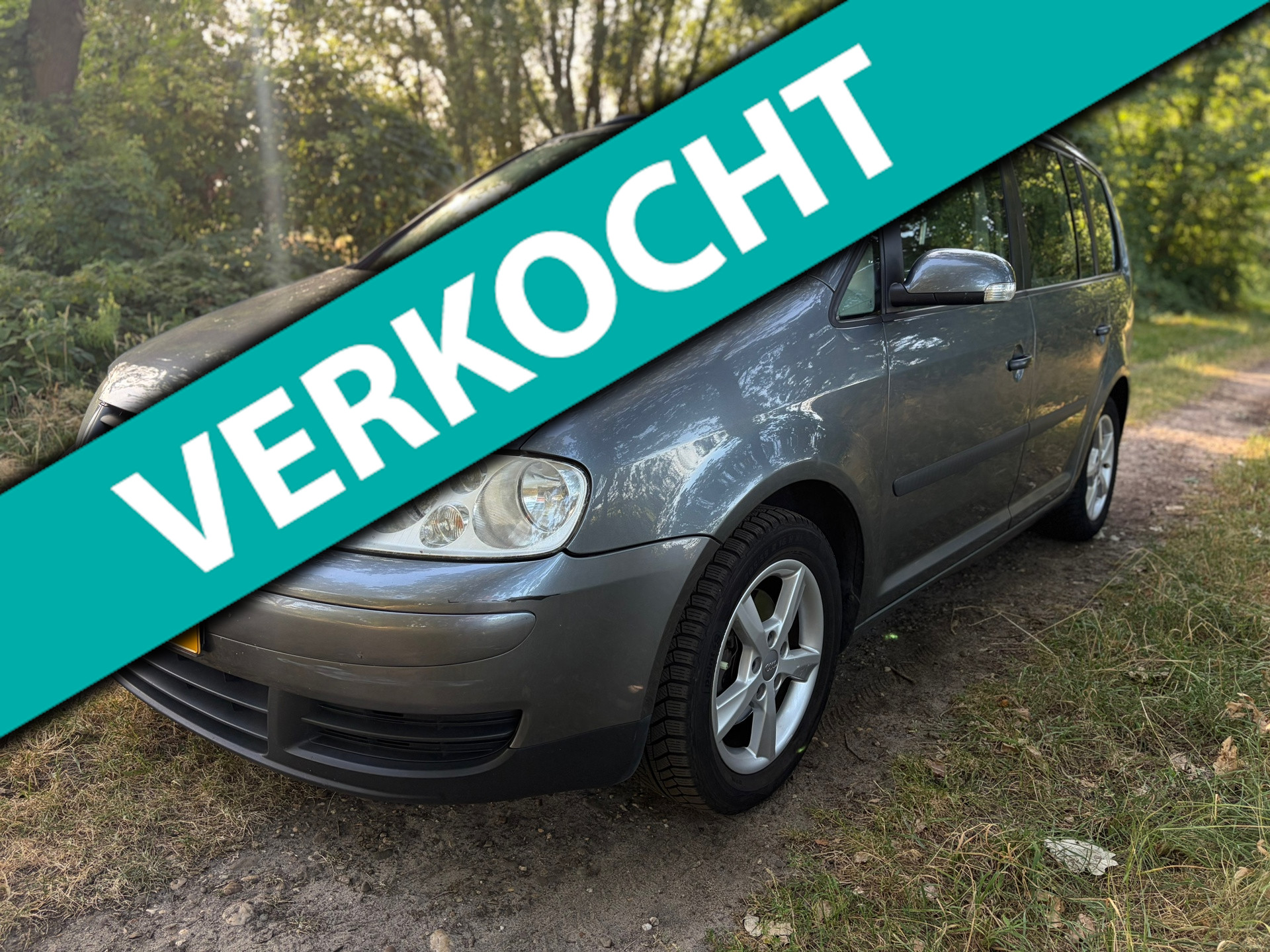 Volkswagen Touran 1.6 Athene/ Leer/Airco/Elekt.ramen/APK! 2004 - voorkant