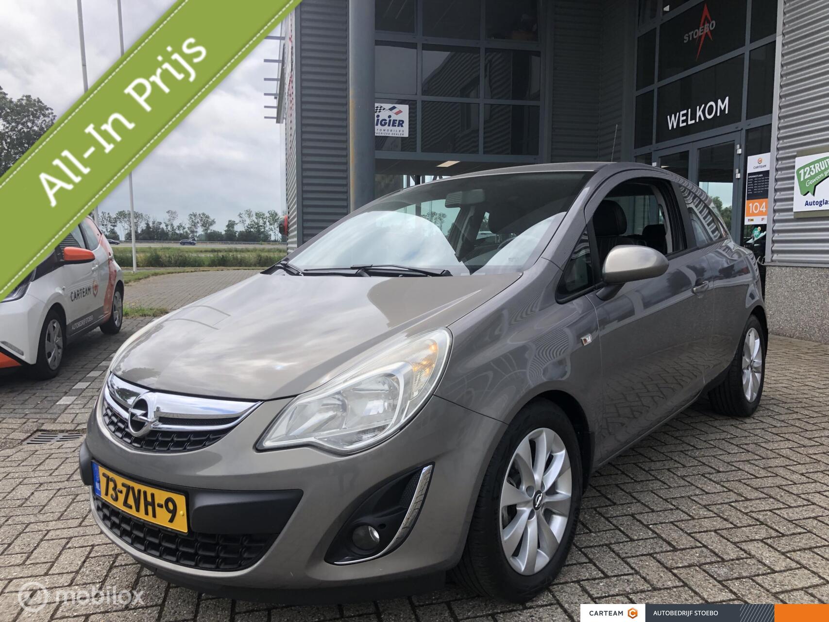 Opel Corsa 1.4-16V 2013 - voorkant