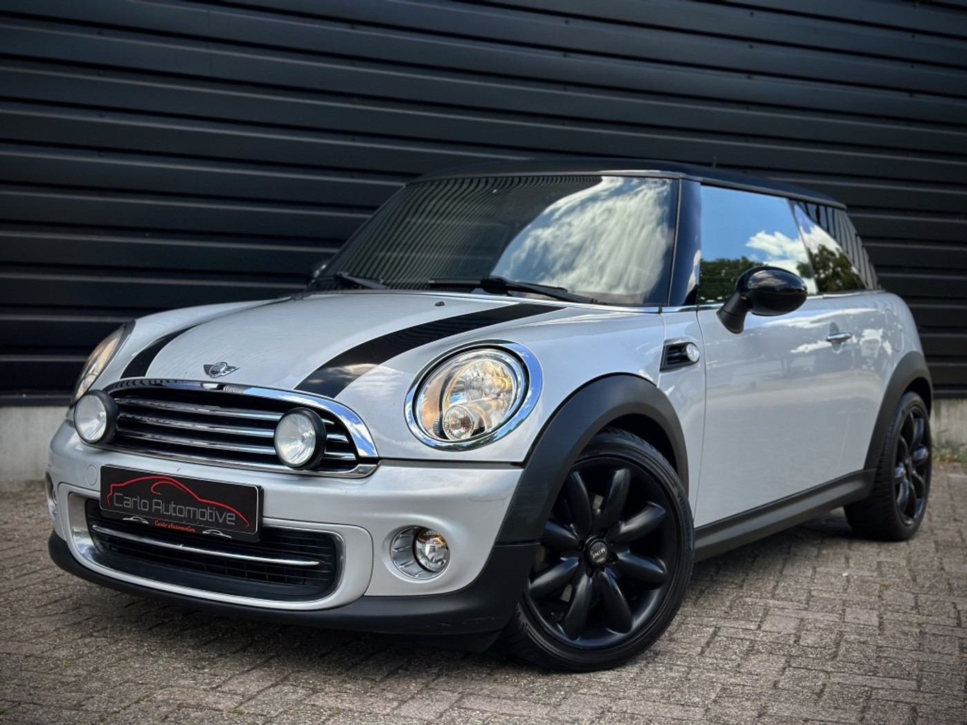 Mini Cooper 1.6 Cooper 10y II DAK|NAVI|BLUETOOTH|LEDER|AIRCO 2011 - voorkant