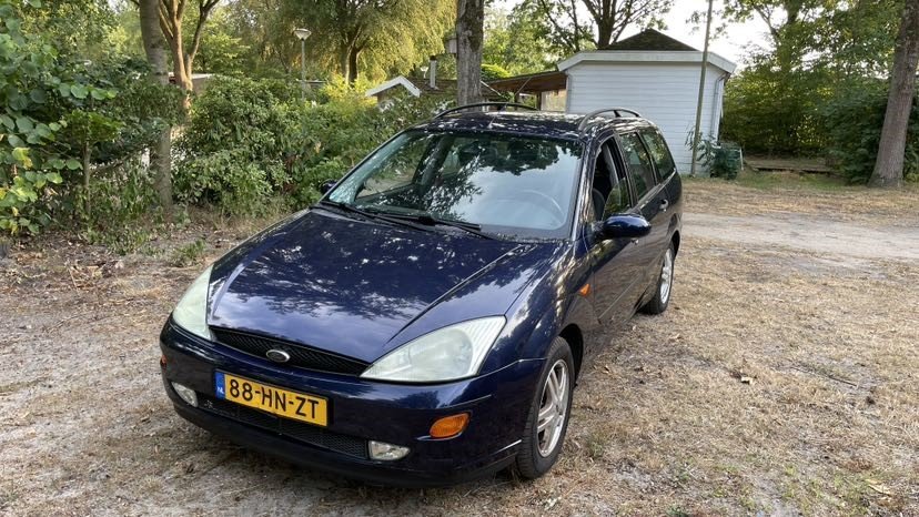 Ford Focus Wagon 1.6-16V Collection 2001 - voorkant