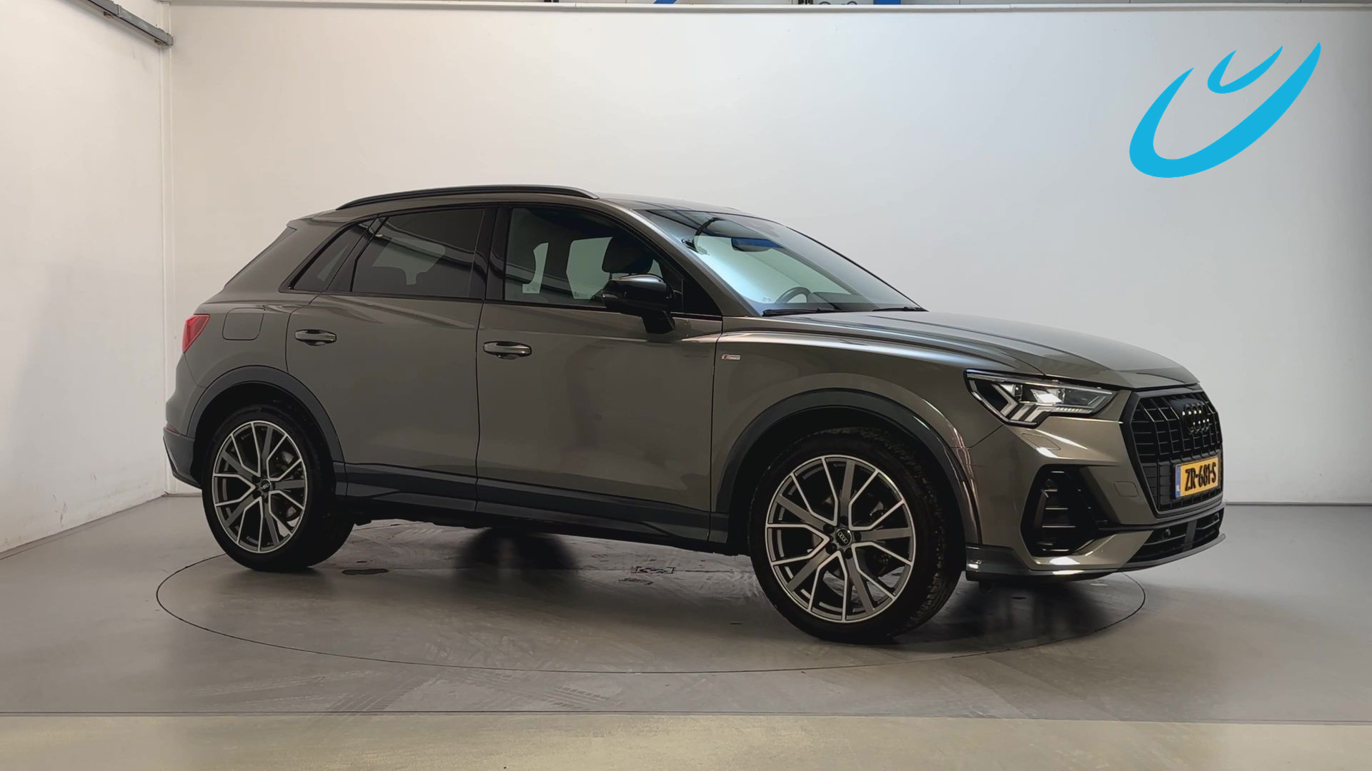 Audi Q3 35 TFSI Edition One S-Edition Navigatie Parkeersensoren Sfeerverlichting 2019 - voorkant
