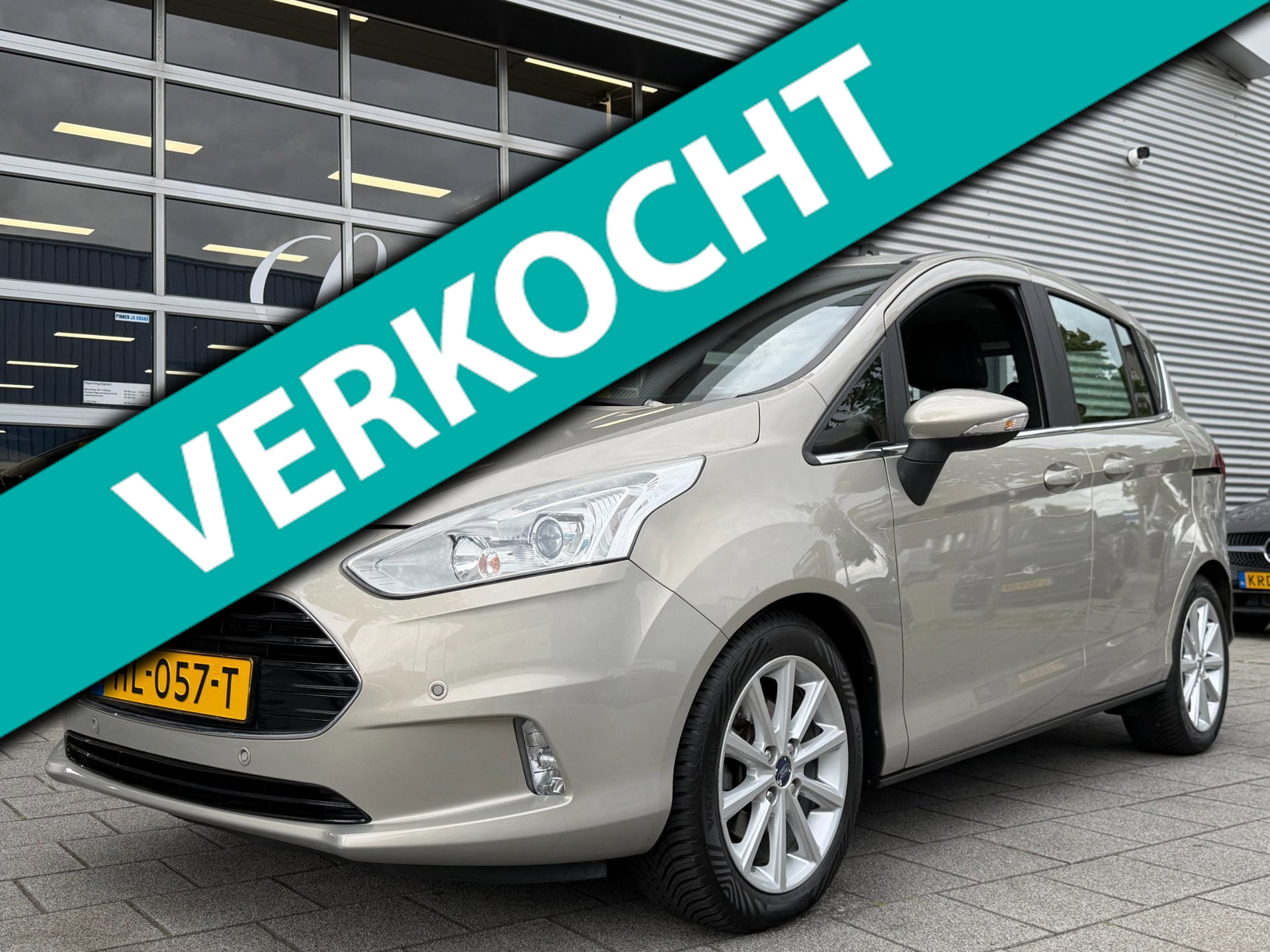 Ford B-max 1.0 EcoBoost Titanium - Navigatie I Airco I Achteruitrij camera I PDC I LED I Sport velgen I Dealer onderhouden 2015 - voorkant