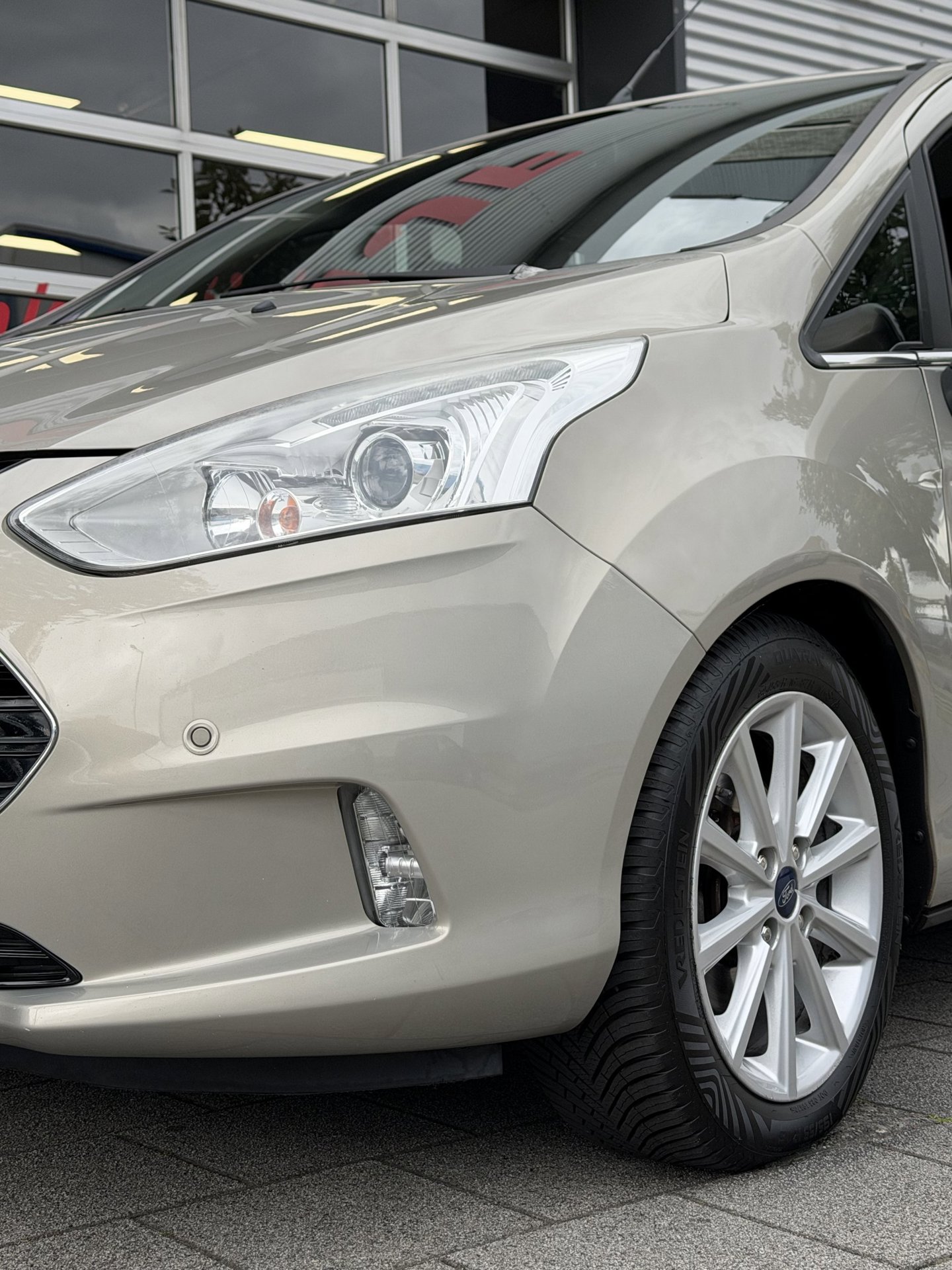 Foto van Ford B-max