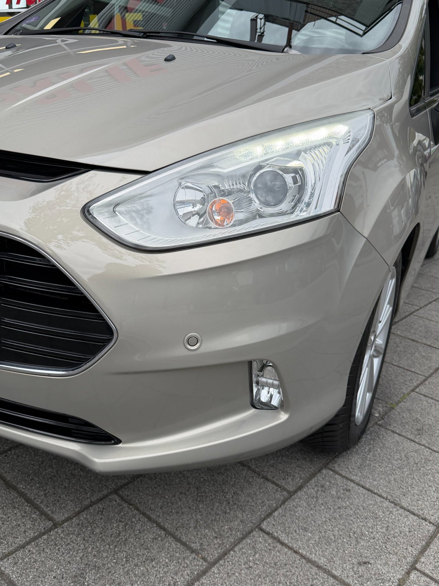 Foto van Ford B-max