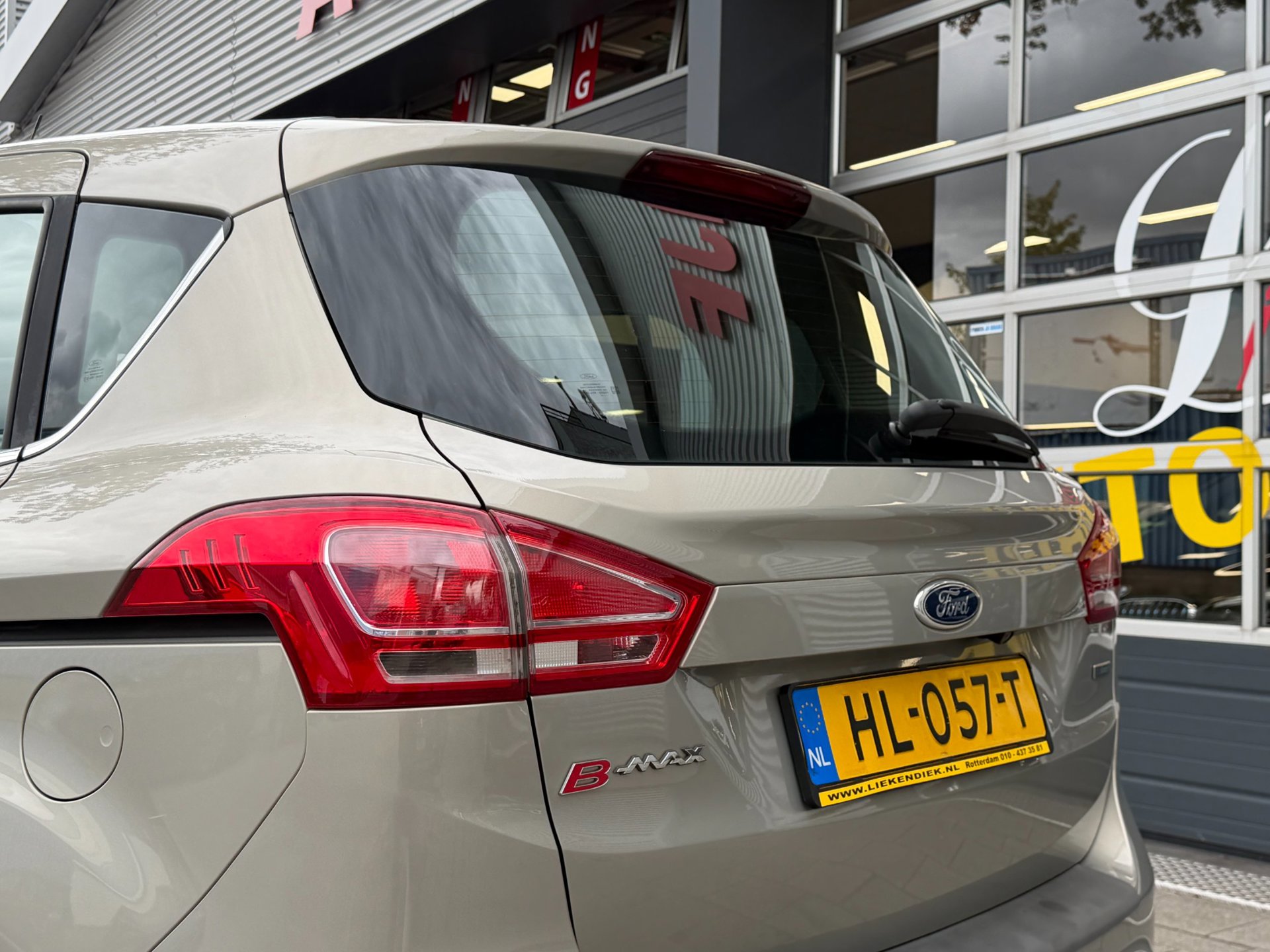 Foto van Ford B-max