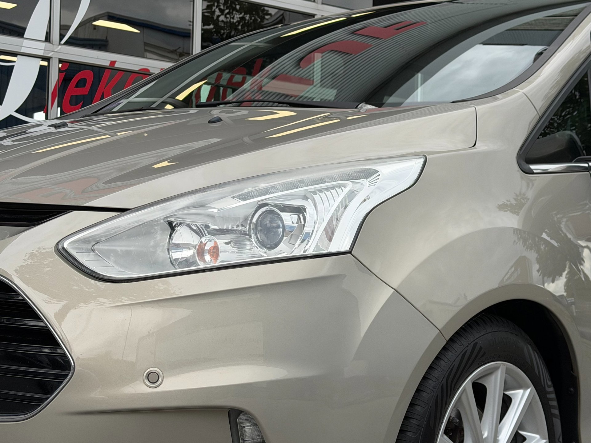 Foto van Ford B-max