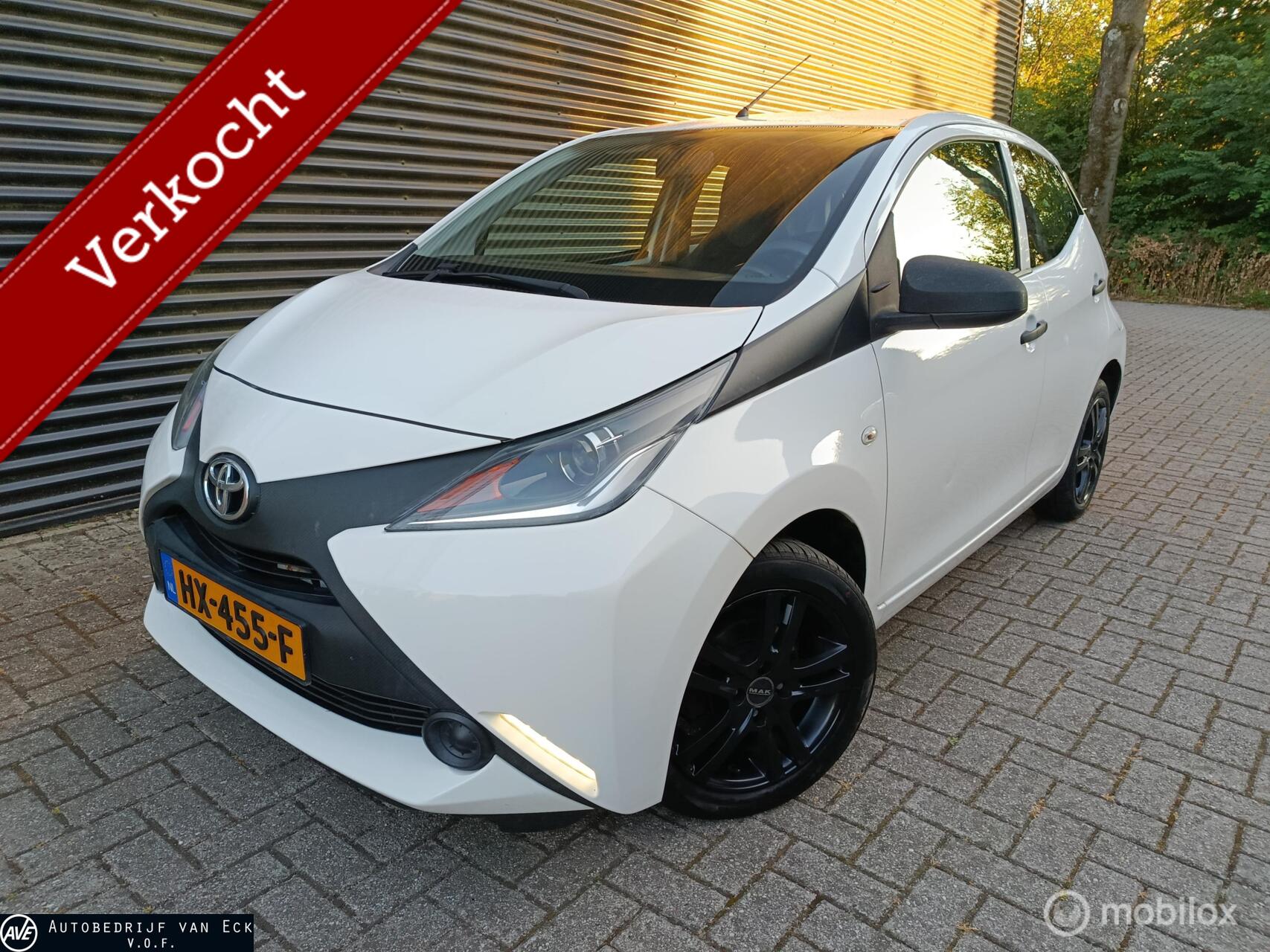 Toyota Toyota Aygo 1.0 VVT-i x-now 5DRS Airco, Cruise control, Elektrische ramen 2016 - voorkant