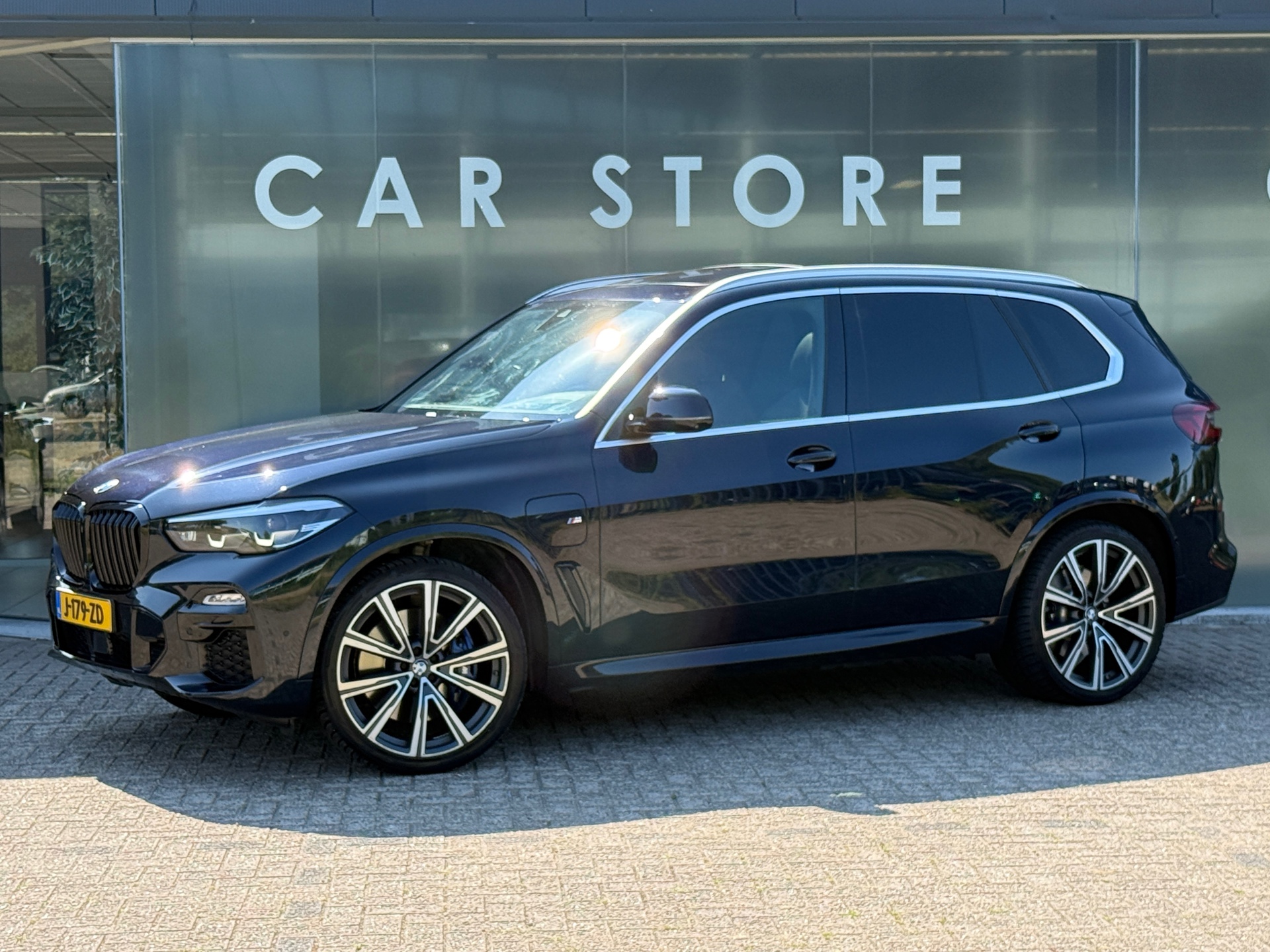 BMW X5 xDrive45e High Executive 2020 - voorkant