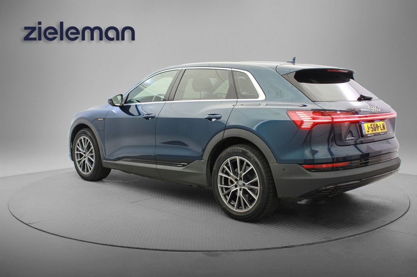 Foto van Audi E-tron