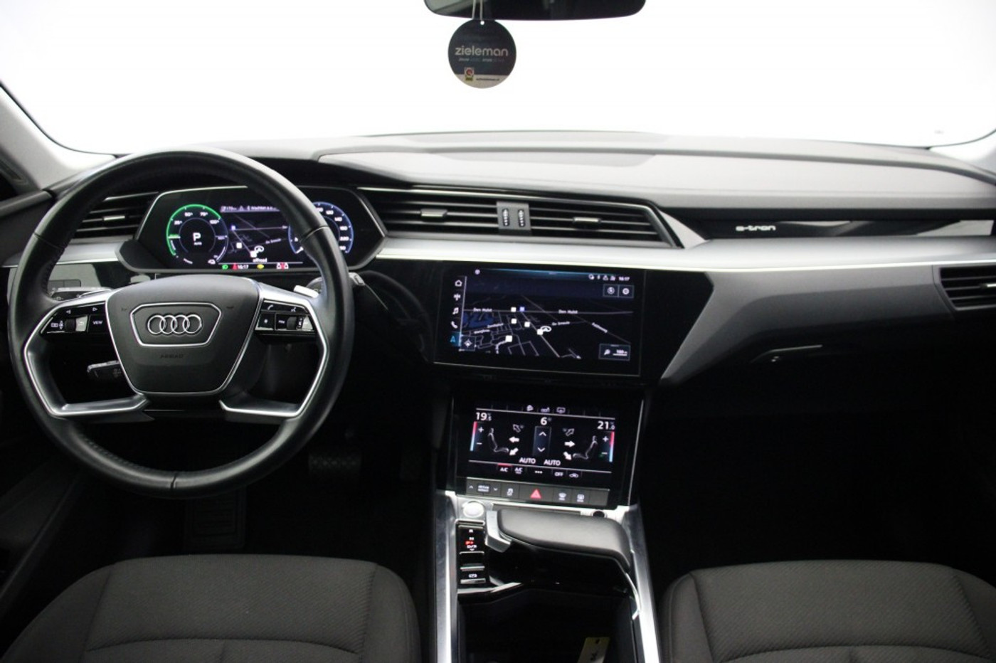 Foto van Audi E-tron