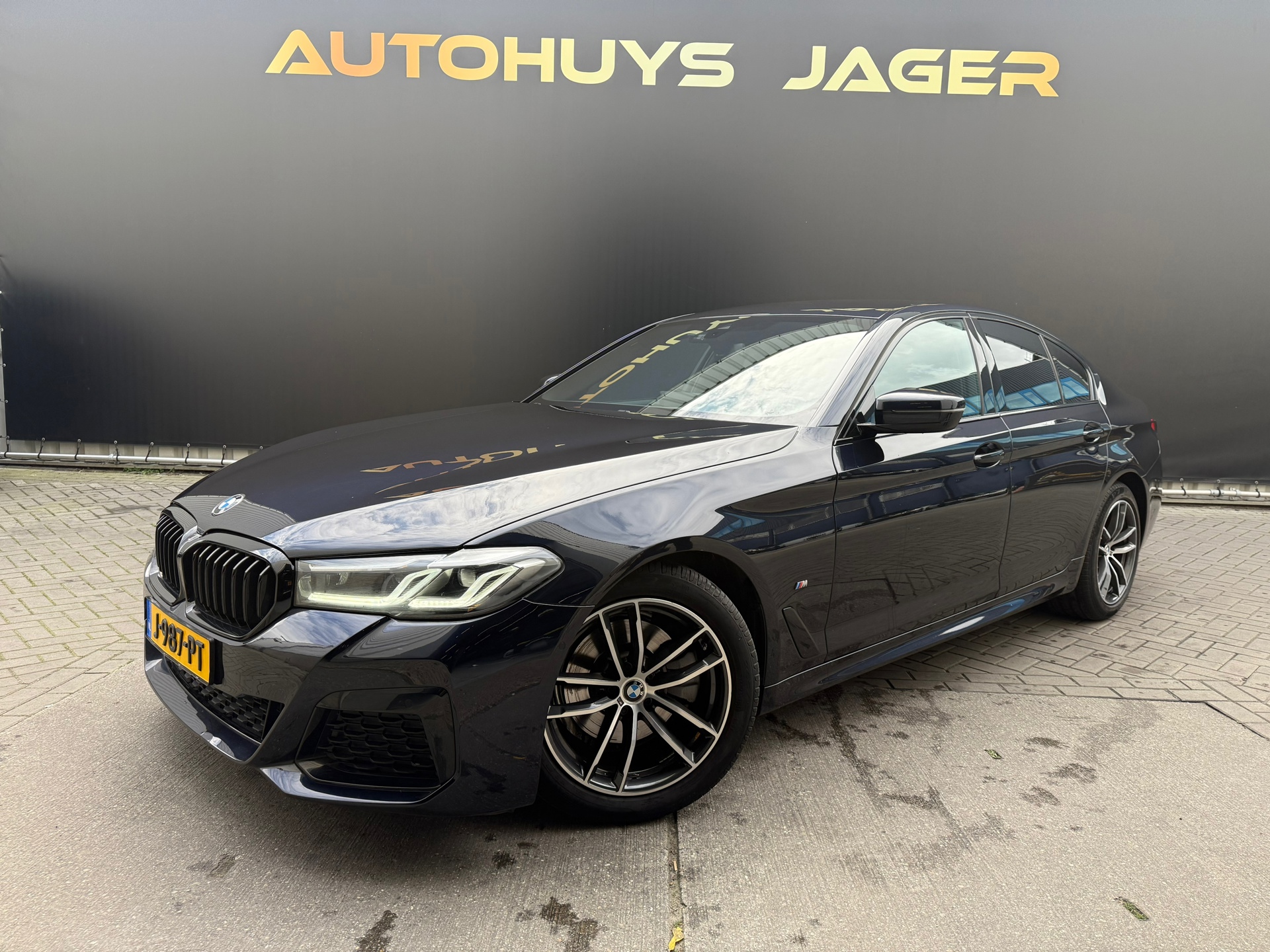 BMW 520i 520i High Executive Edition Mpakket Leder Carplay Memory Camera 2020 - voorkant