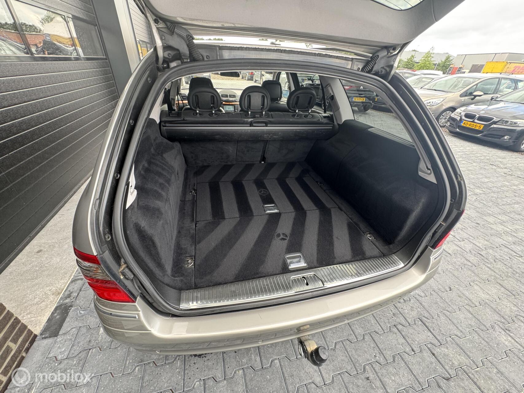 Foto van Mercedes-Benz E 350