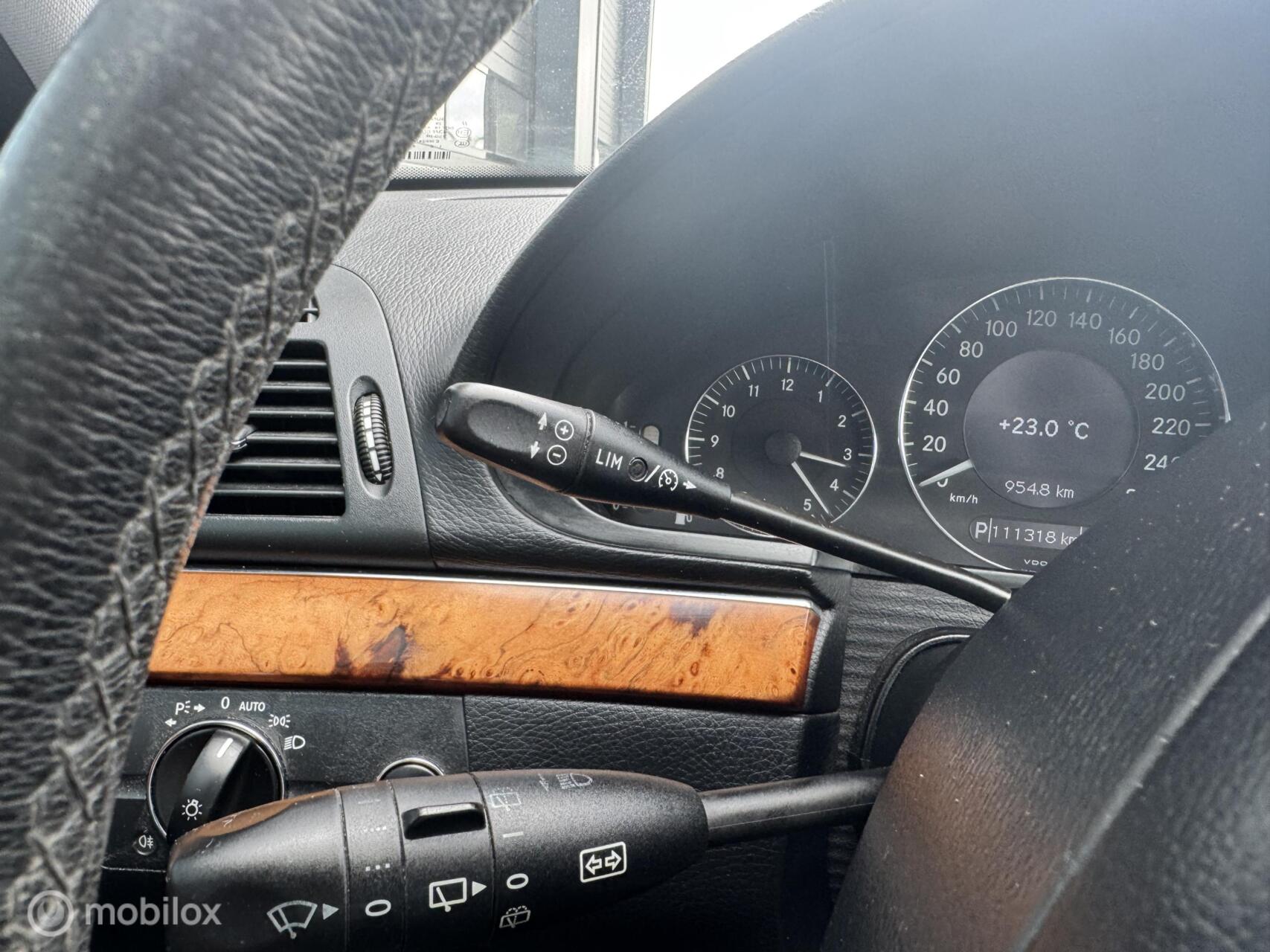 Foto van Mercedes-Benz E 350