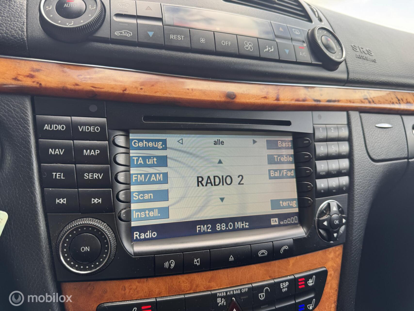Foto van Mercedes-Benz E 350