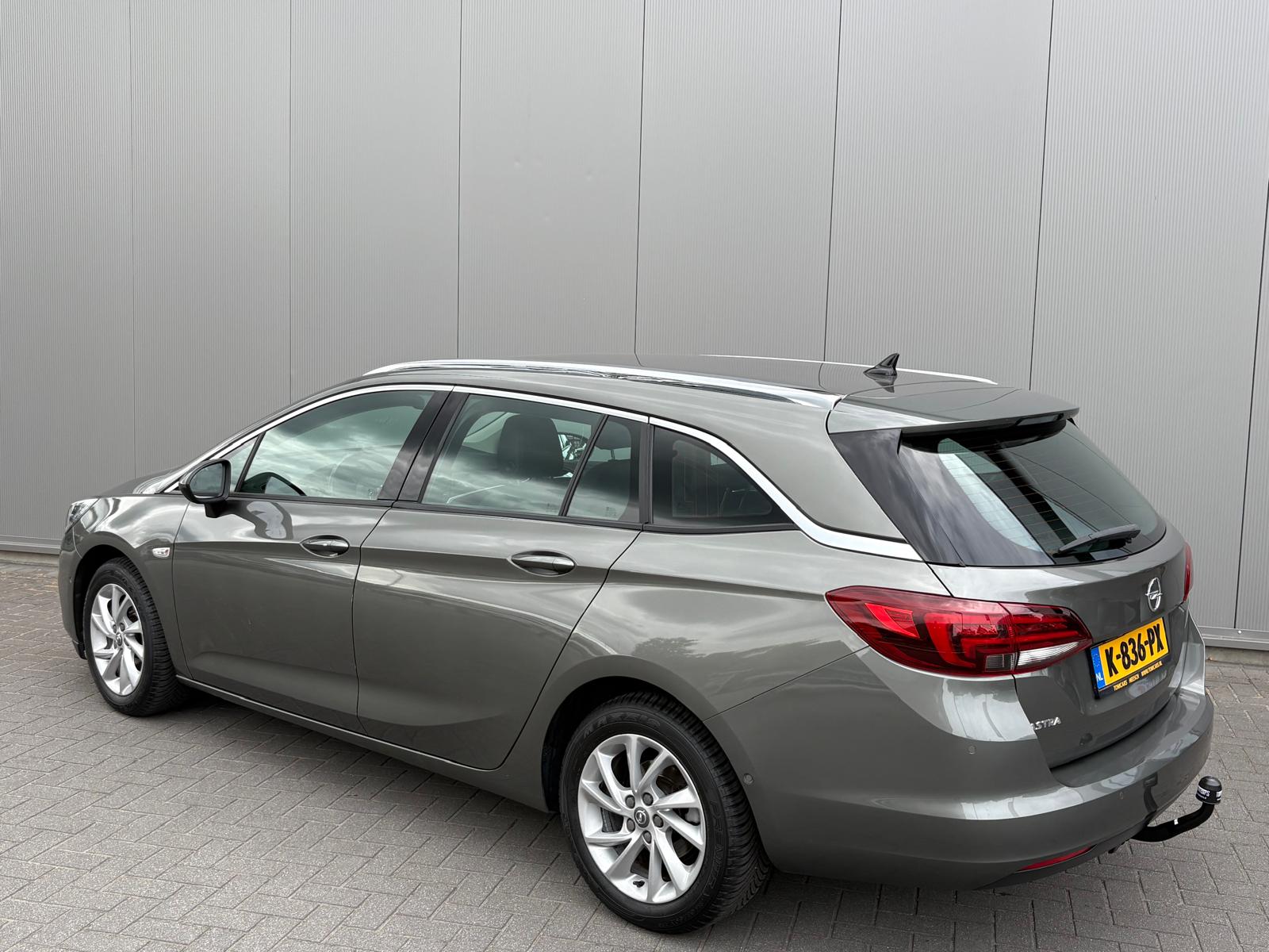 Foto van Opel Astra Sports Tourer+