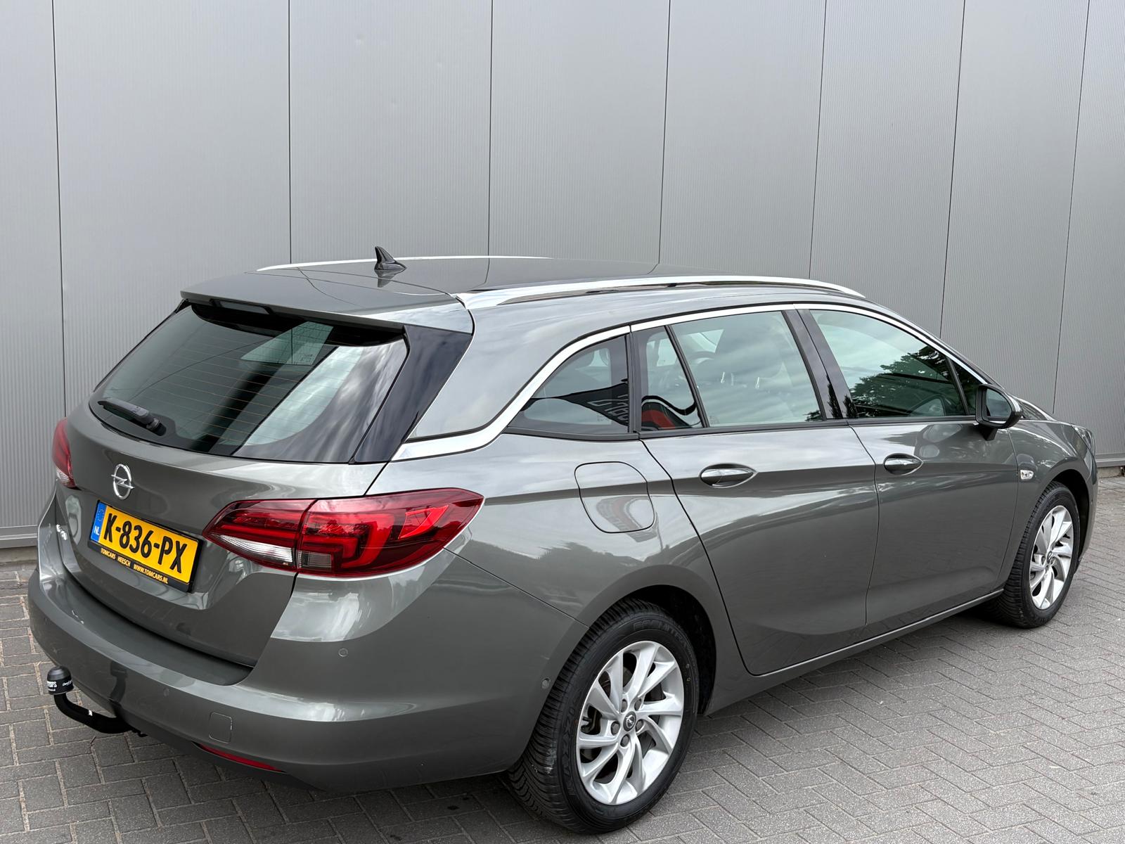Foto van Opel Astra Sports Tourer+