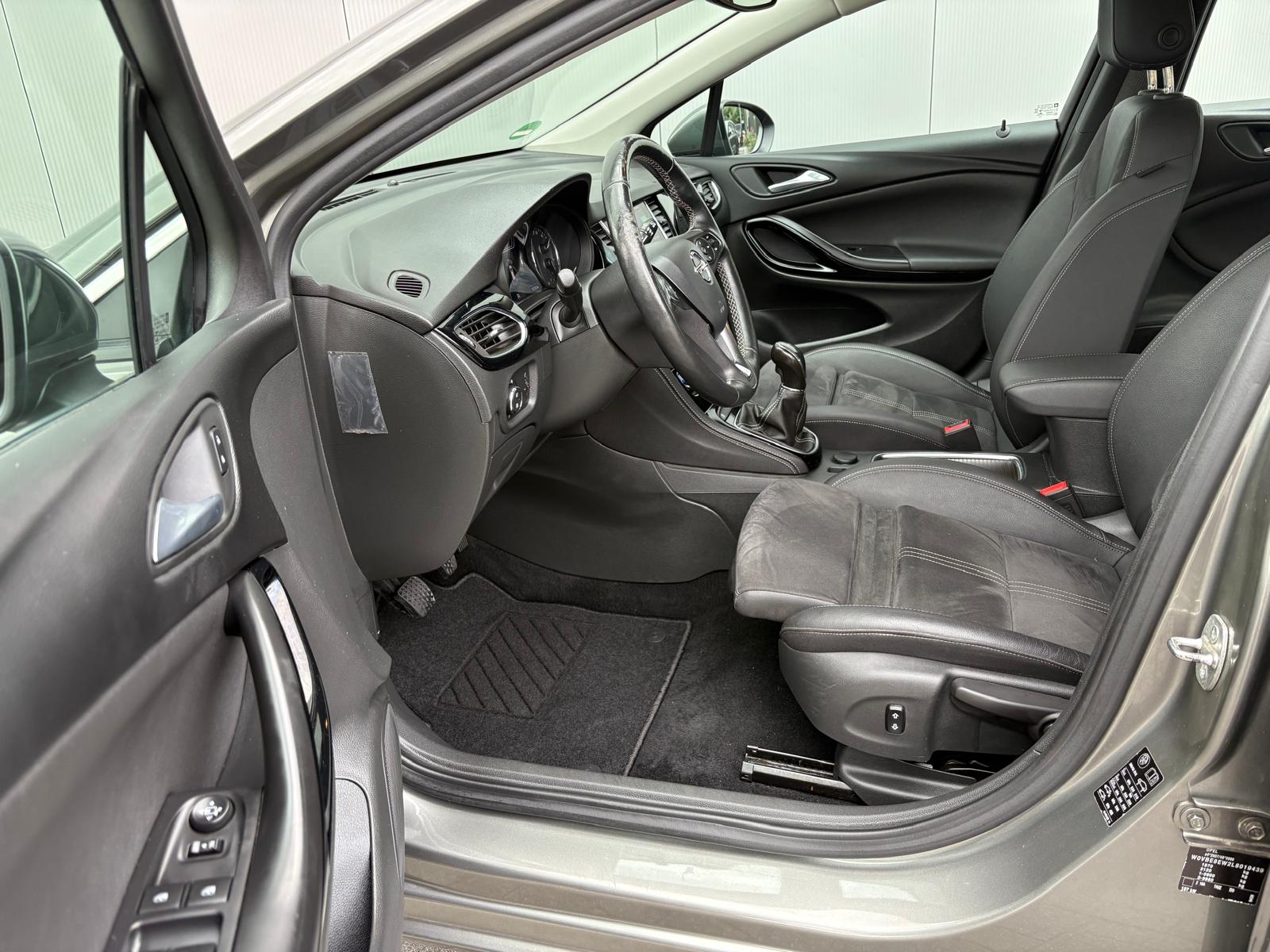 Foto van Opel Astra Sports Tourer+