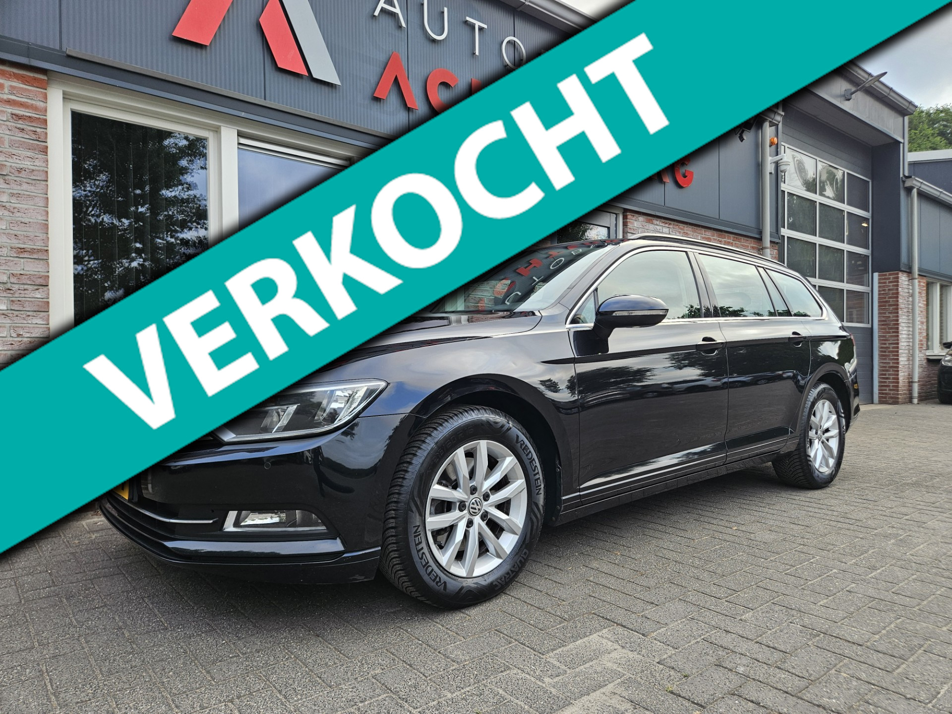Volkswagen Passat 1.4 TSI ACT Connected Series Plus Trekhaak! Camera! Automaat/DSG! Nette Auto! 2016 - voorkant