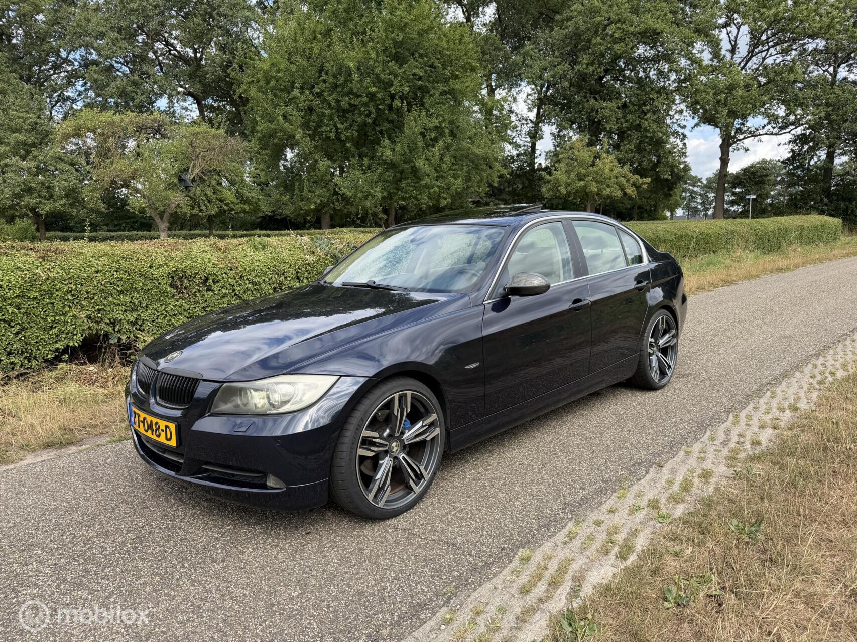 BMW 3er Reihe 325i High Executive 2008 - voorkant