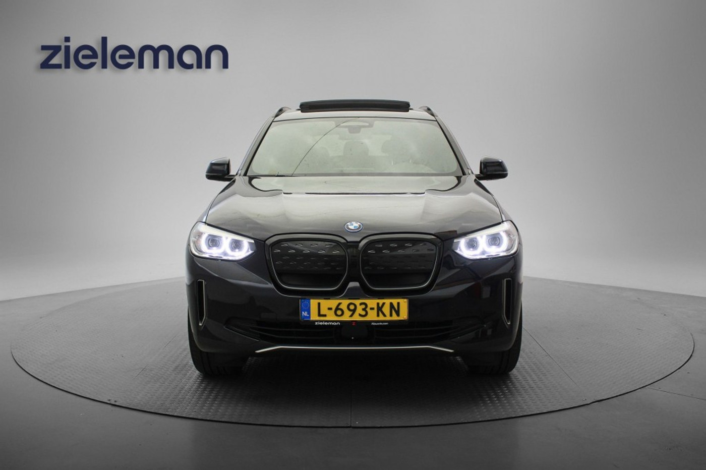 Foto van BMW Ix3