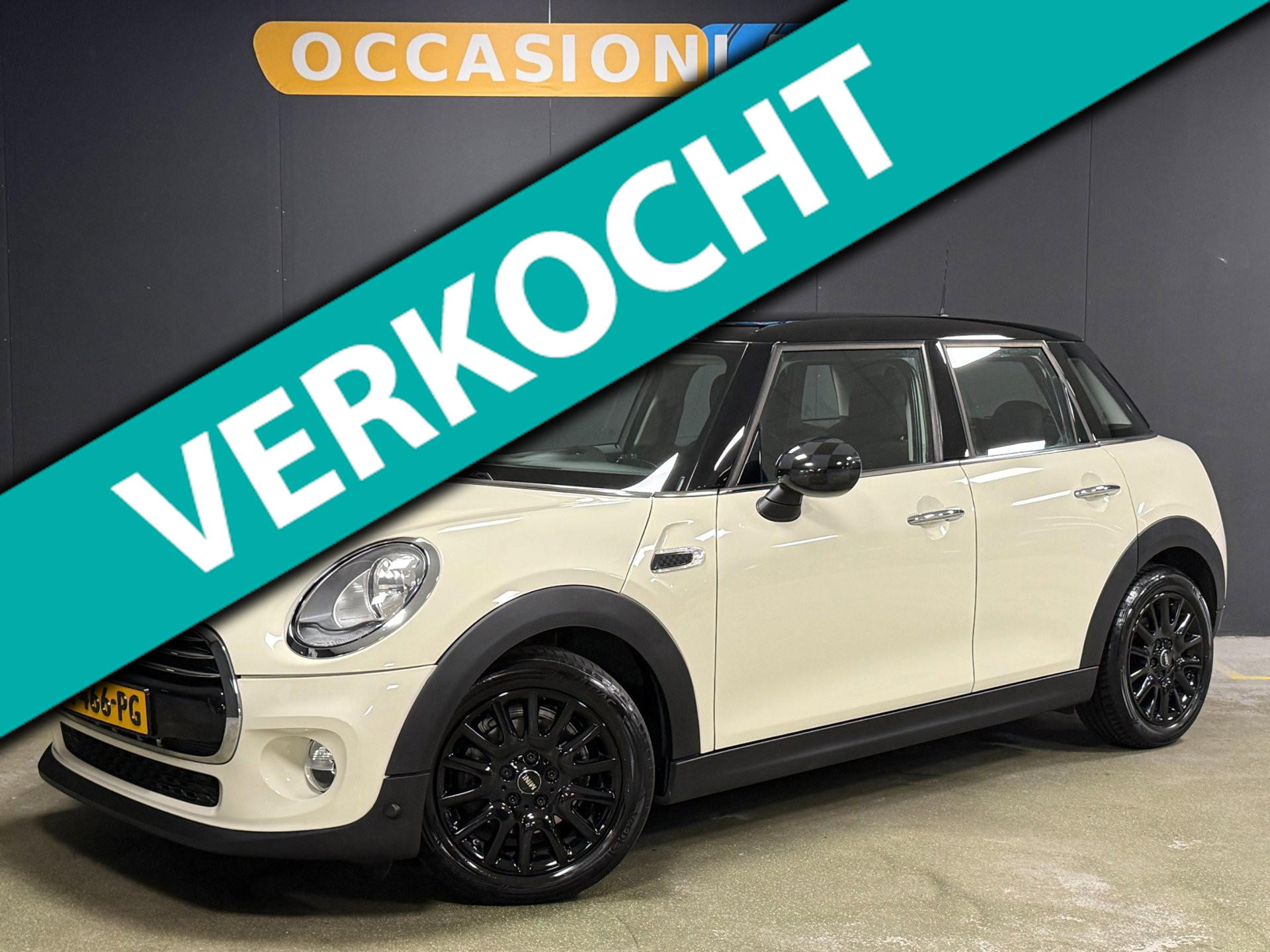 Mini Cooper 1.5 Cooper Serious Business |SFEER|STOELV|CRUISE|BLUETOOTH|16INCH| 2016 - voorkant