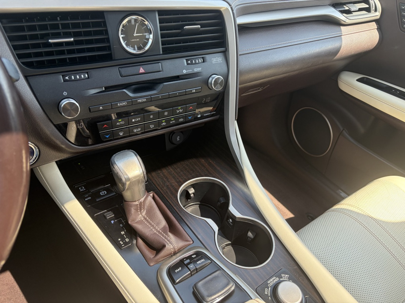 Foto van Lexus Lexus Rx450h