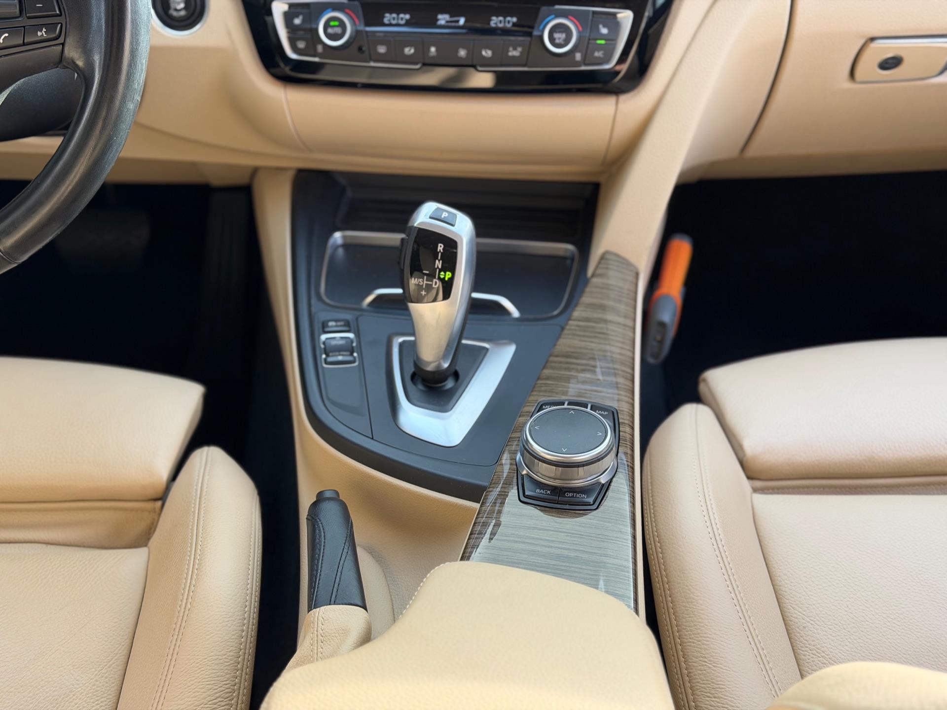 Foto van BMW 320i