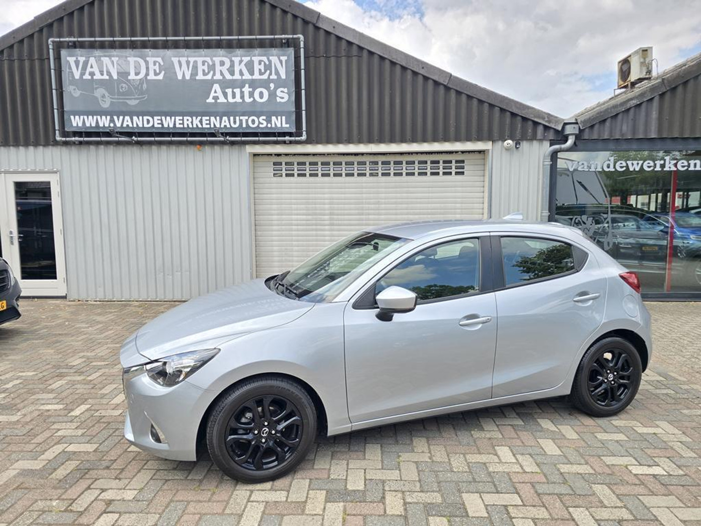 Mazda Mazda2 1.5 Skyactiv-G Dynamic Airco|Cruise|Navi|Pdc|UNIEK 19dkm NAP!!! 2017 - voorkant