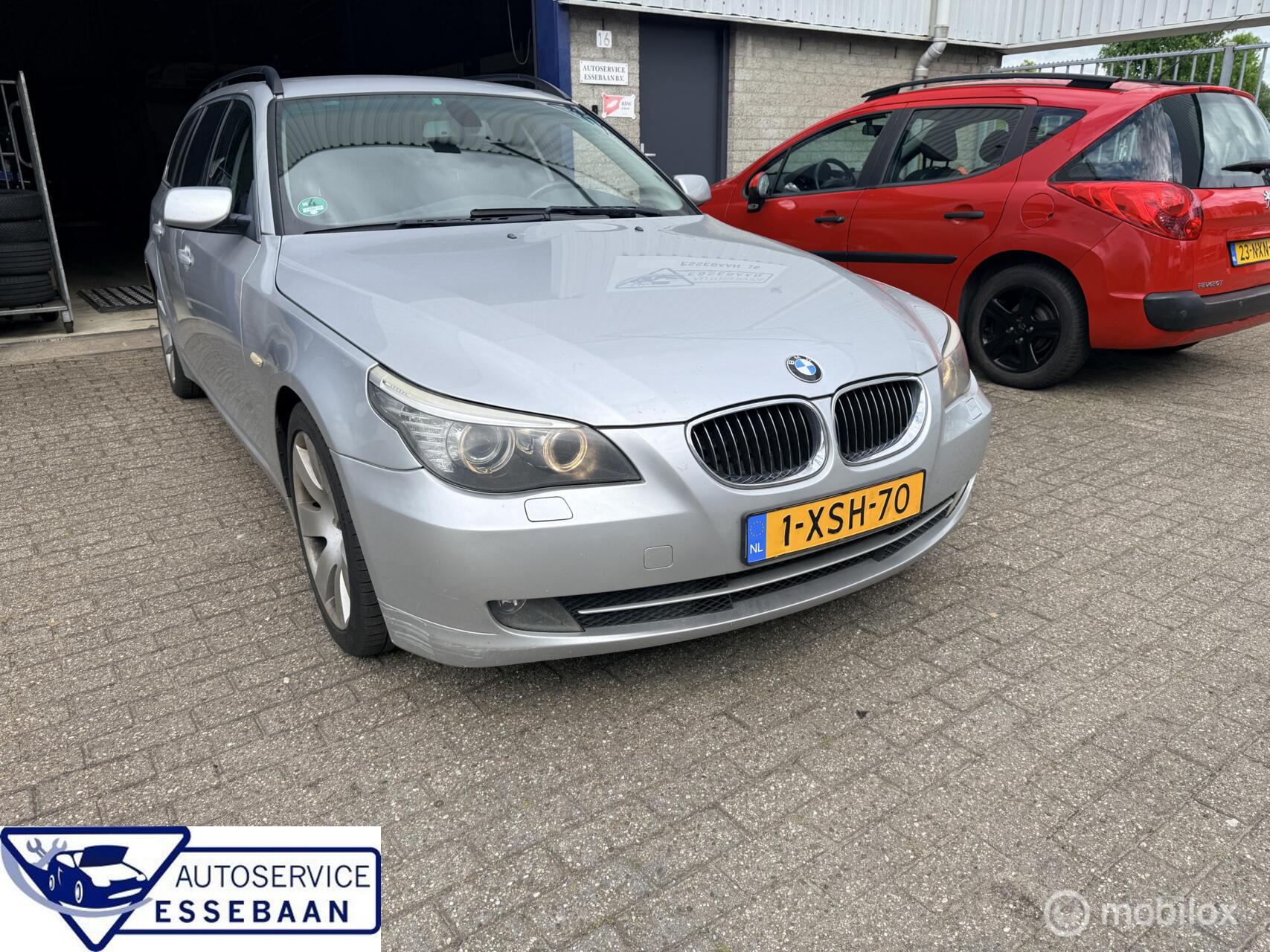 BMW 5er Reihe 523i Executive 2008 - voorkant