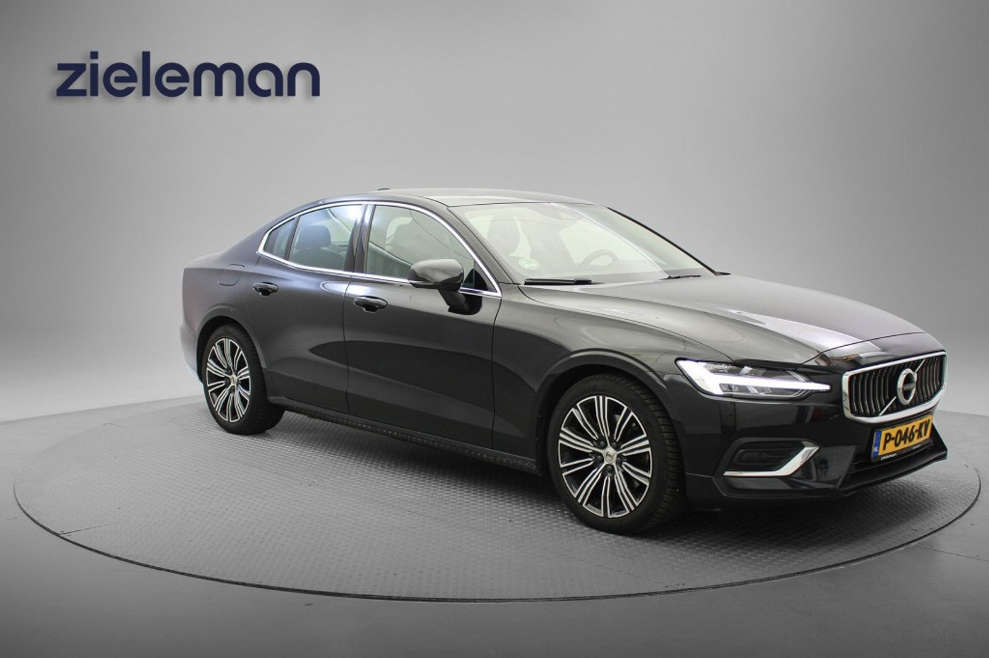 Volvo S60 2.0 B3 Inscription Automaat - Carplay, Camera, Leer, Stoelverw. Afn. Trekhaak 2022 - voorkant