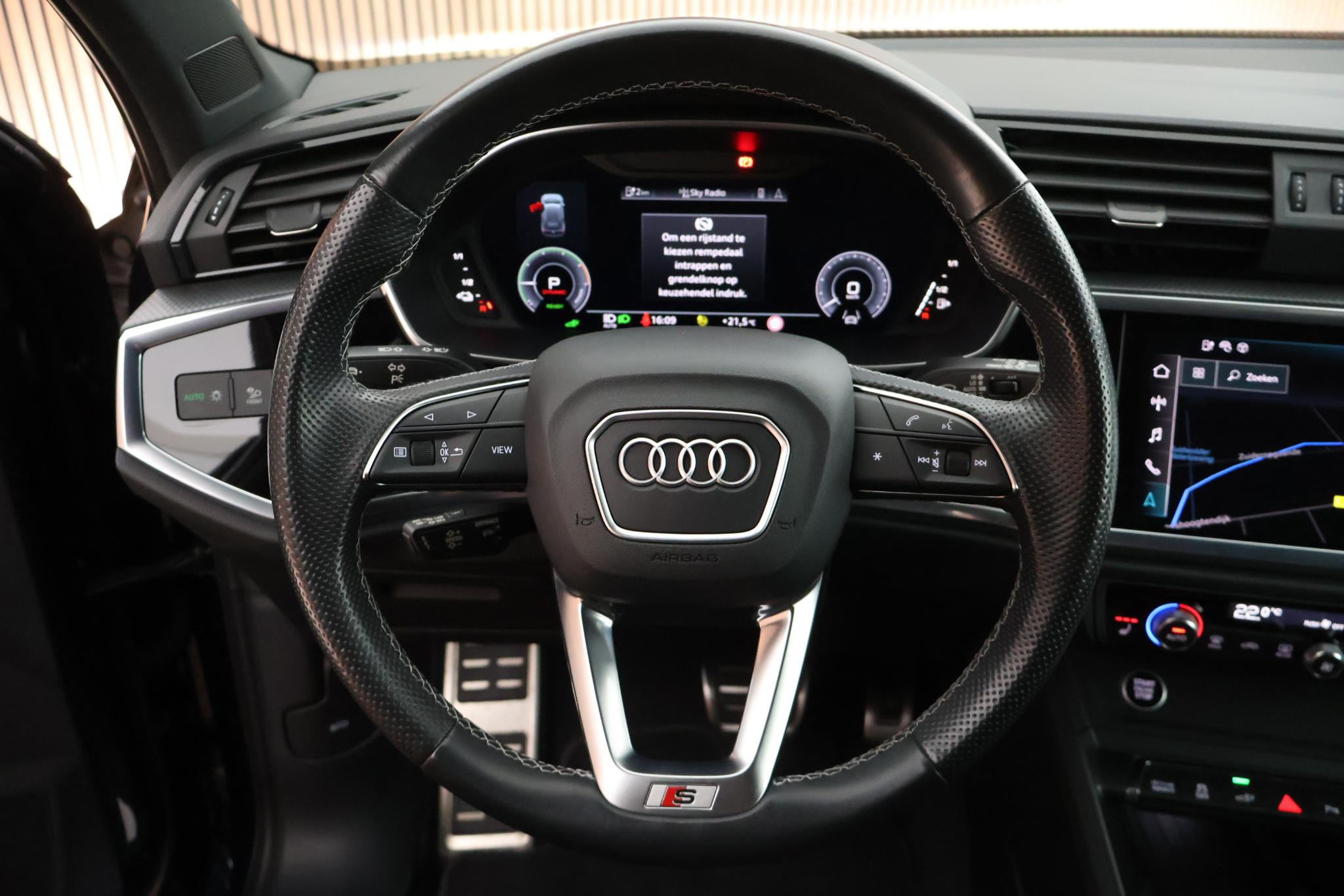 Foto van Audi Q3 E-tron