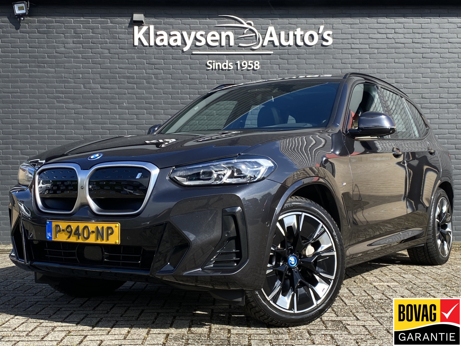 BMW Ix3 M Sport High Executive 80 kWh | 1e eigenaar | dealer onderh. | panoramadak | leder interieur | SOH accu % 99.5 2022 - voorkant