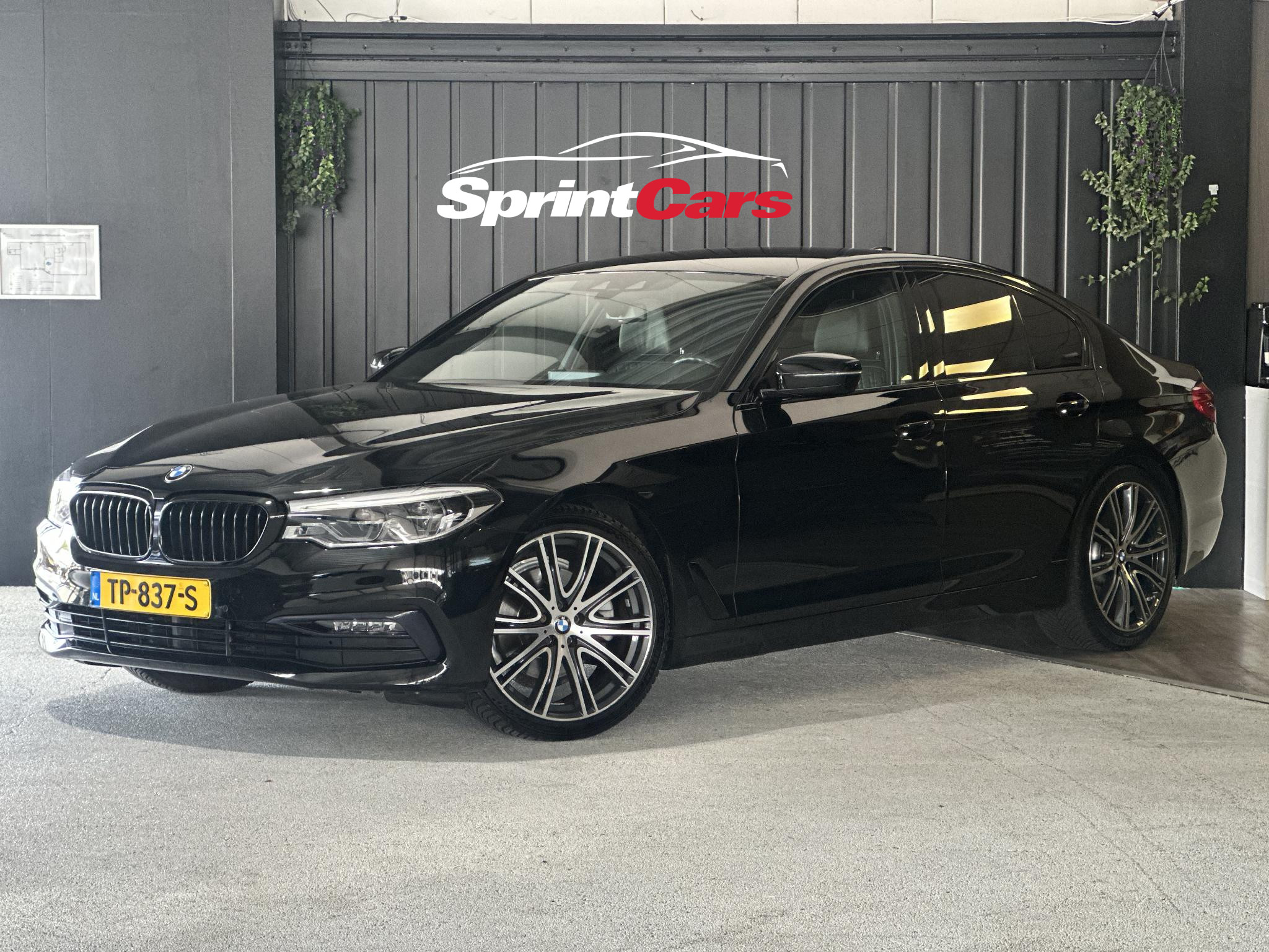 BMW 520i 520i Corporate Lease High Executive 2018 - voorkant