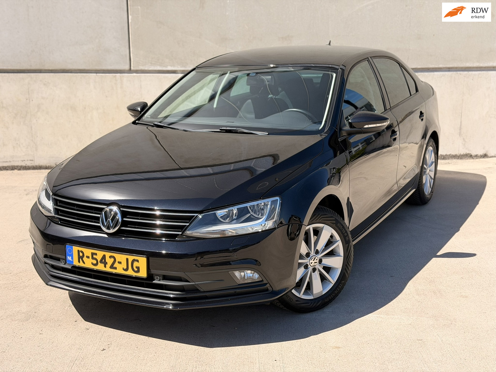 Volkswagen Jetta 1.2 TSI Facelift Navi Trekhaak Stoelverwarming 2015 - voorkant
