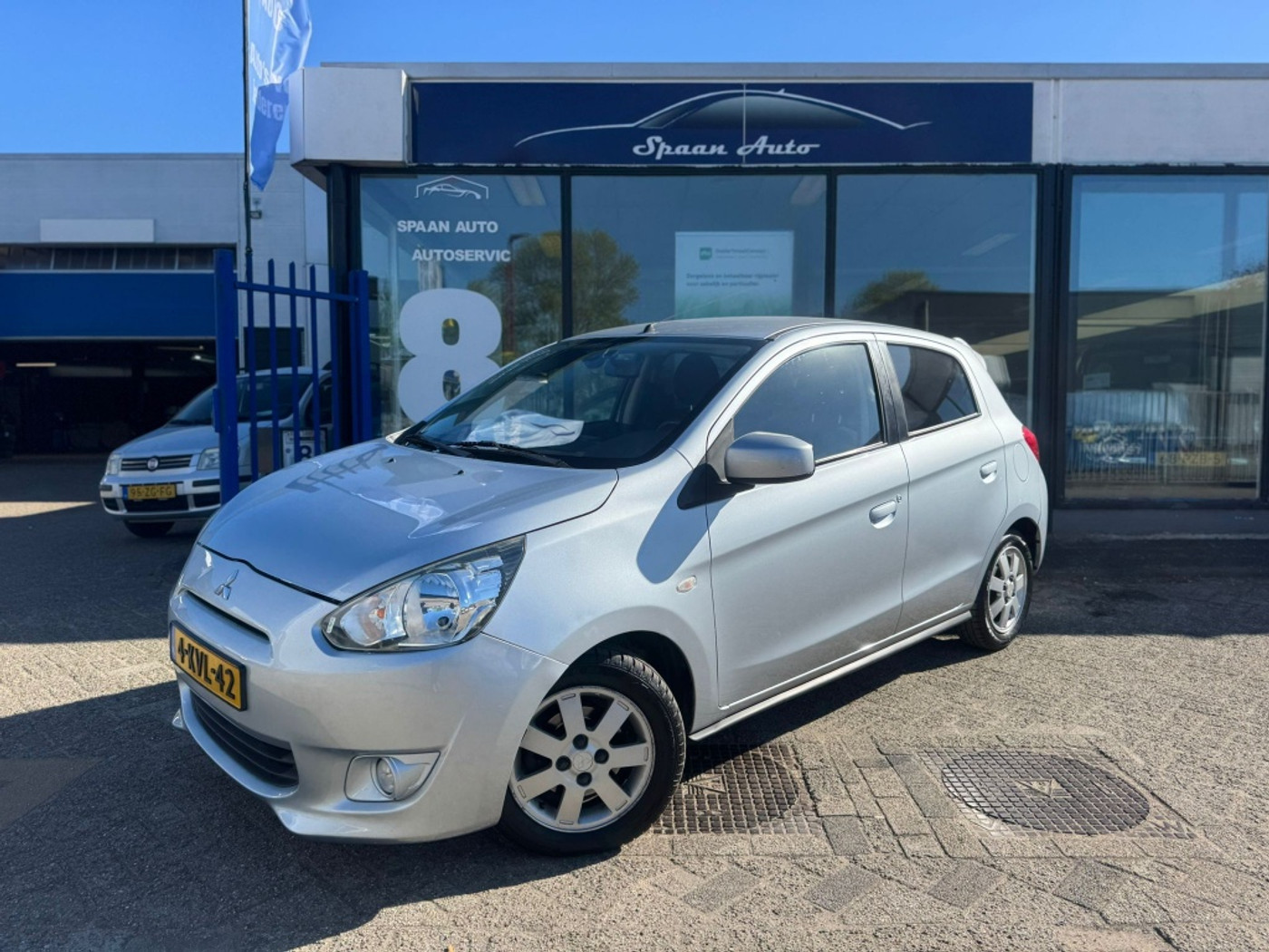 Mitsubishi Mitsubishi Space Star 1.2 Intense | AUTOMAAT | AIRCO | KEYLESS | 5-DEURS 2013 - voorkant