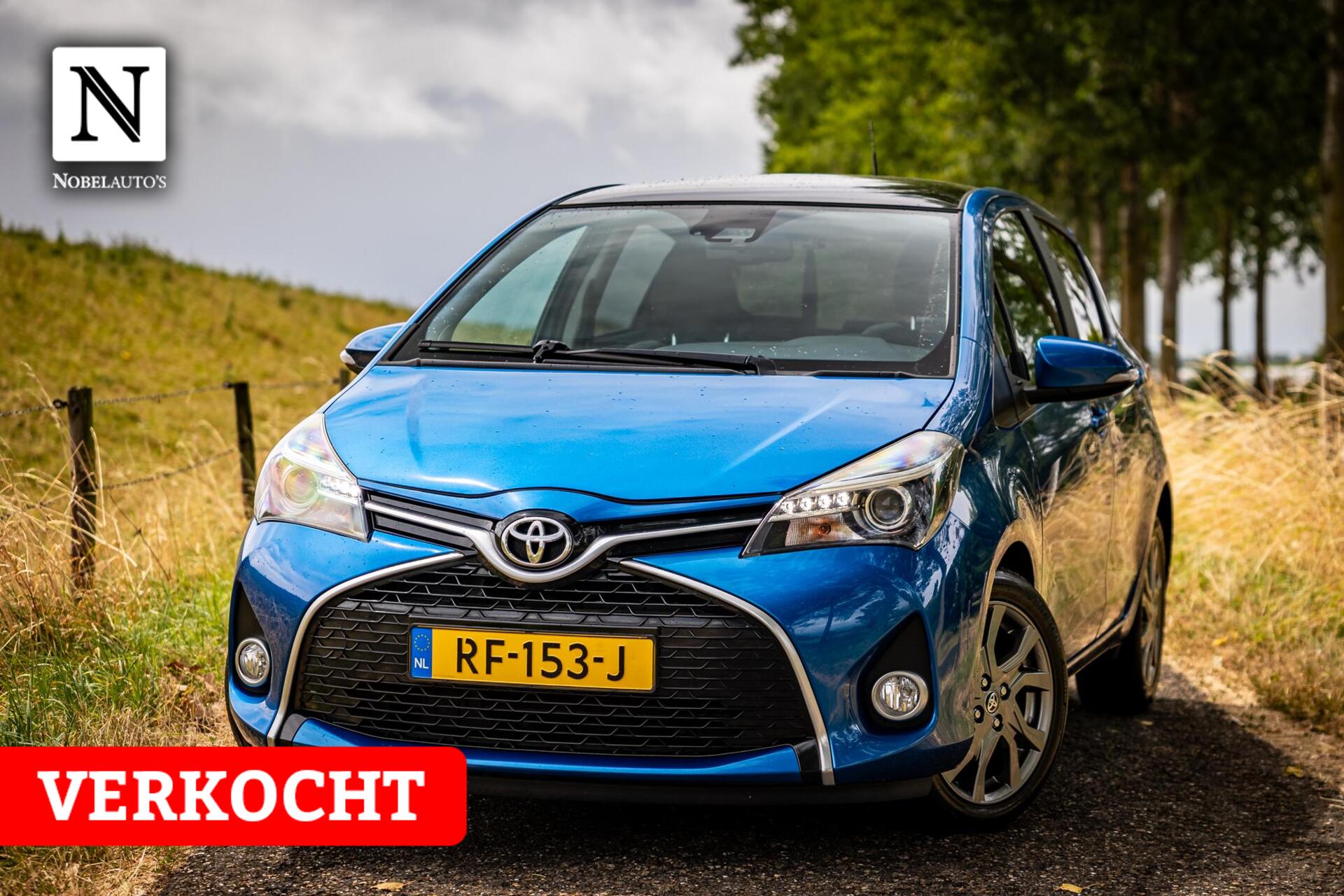 Toyota Toyota Yaris 1.3 VVT-i Dynamic Bi-Tone | Pano | LM Velgen 2015 - voorkant