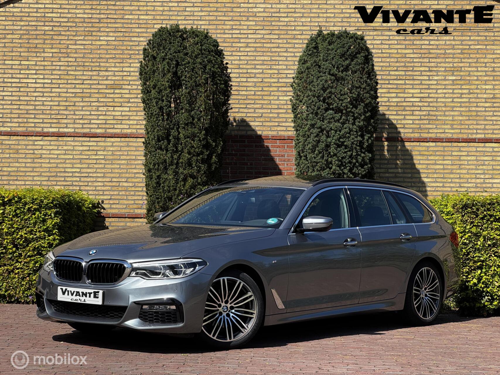 BMW 520i 520i High Executive Pano*Head-Up*Memory* 2018 - voorkant
