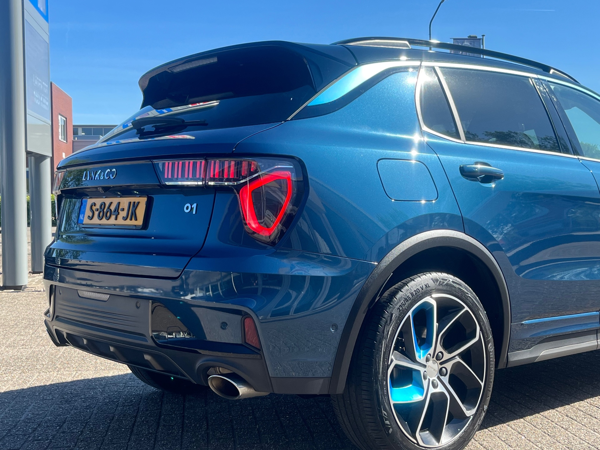 Foto van Lynk&co LYNK & Co 01