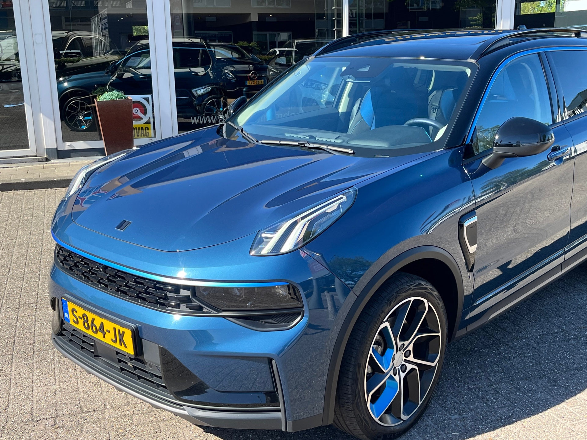 Foto van Lynk&co LYNK & Co 01