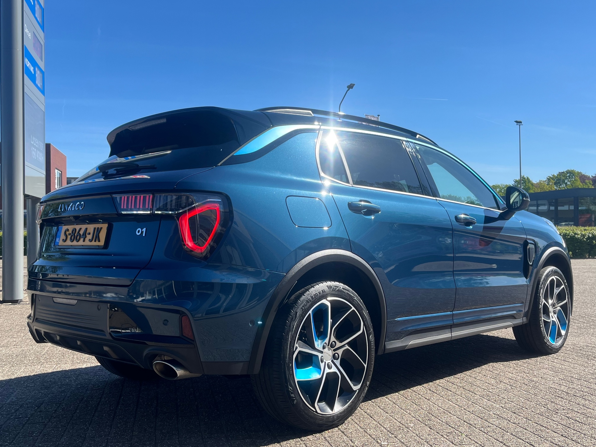 Foto van Lynk&co LYNK & Co 01