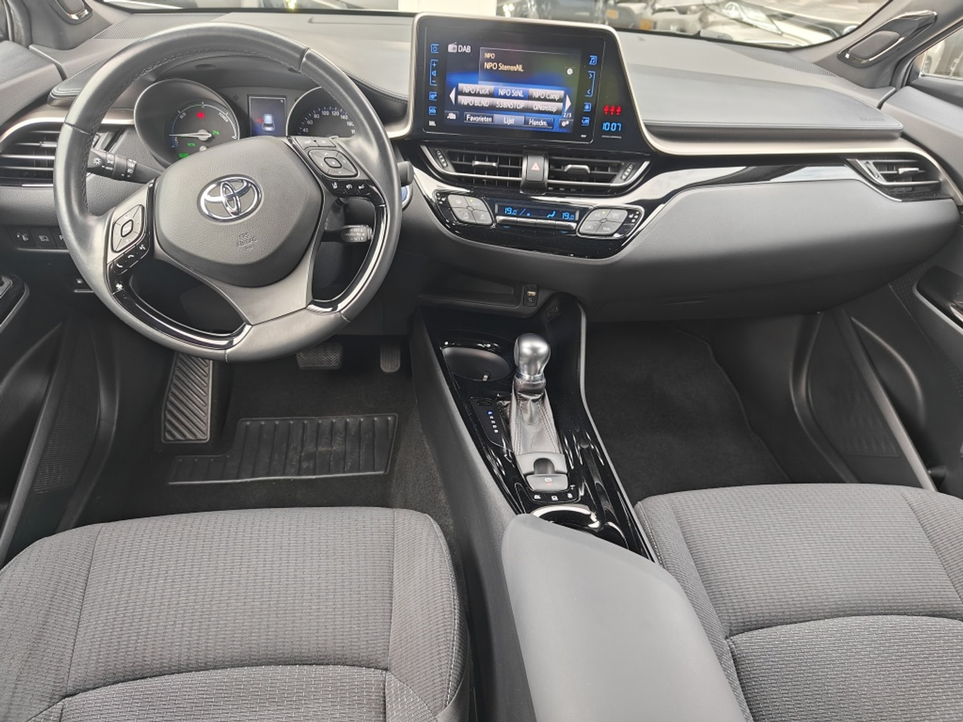 Foto van Toyota Toyota C-hr