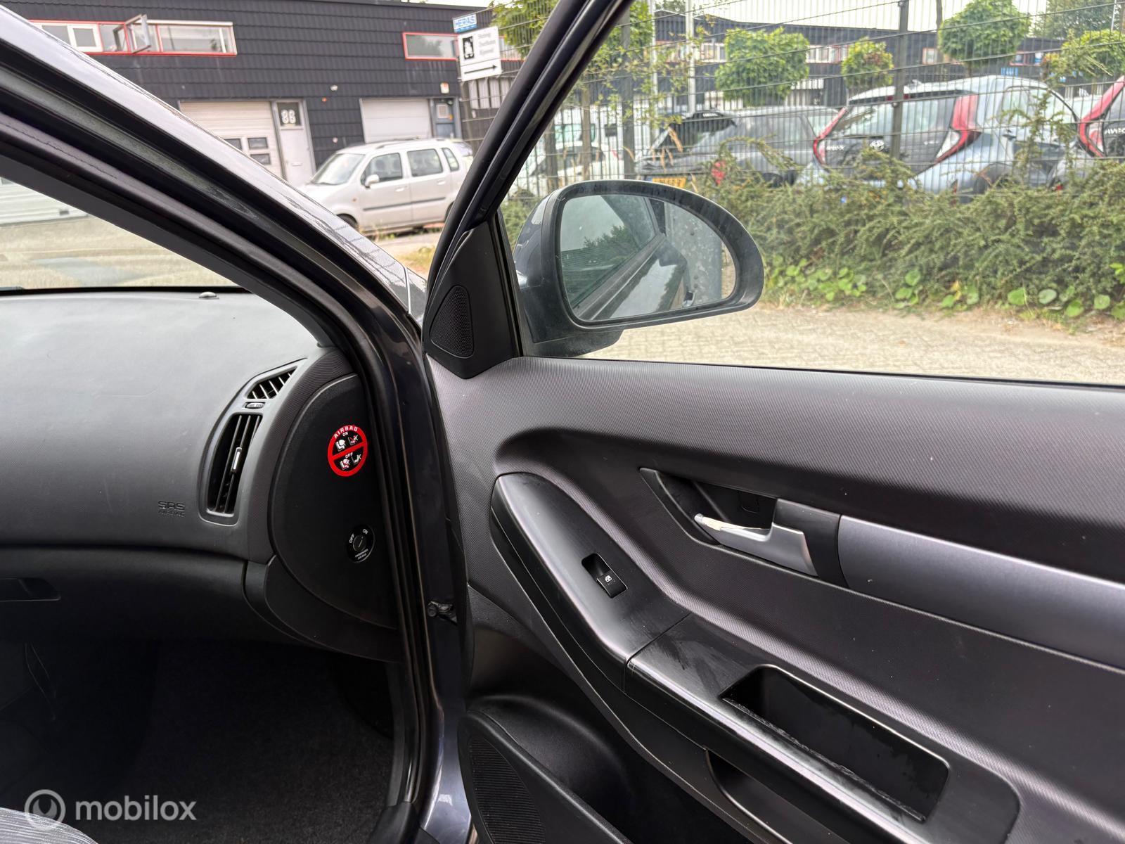 Foto van Kia Cee D