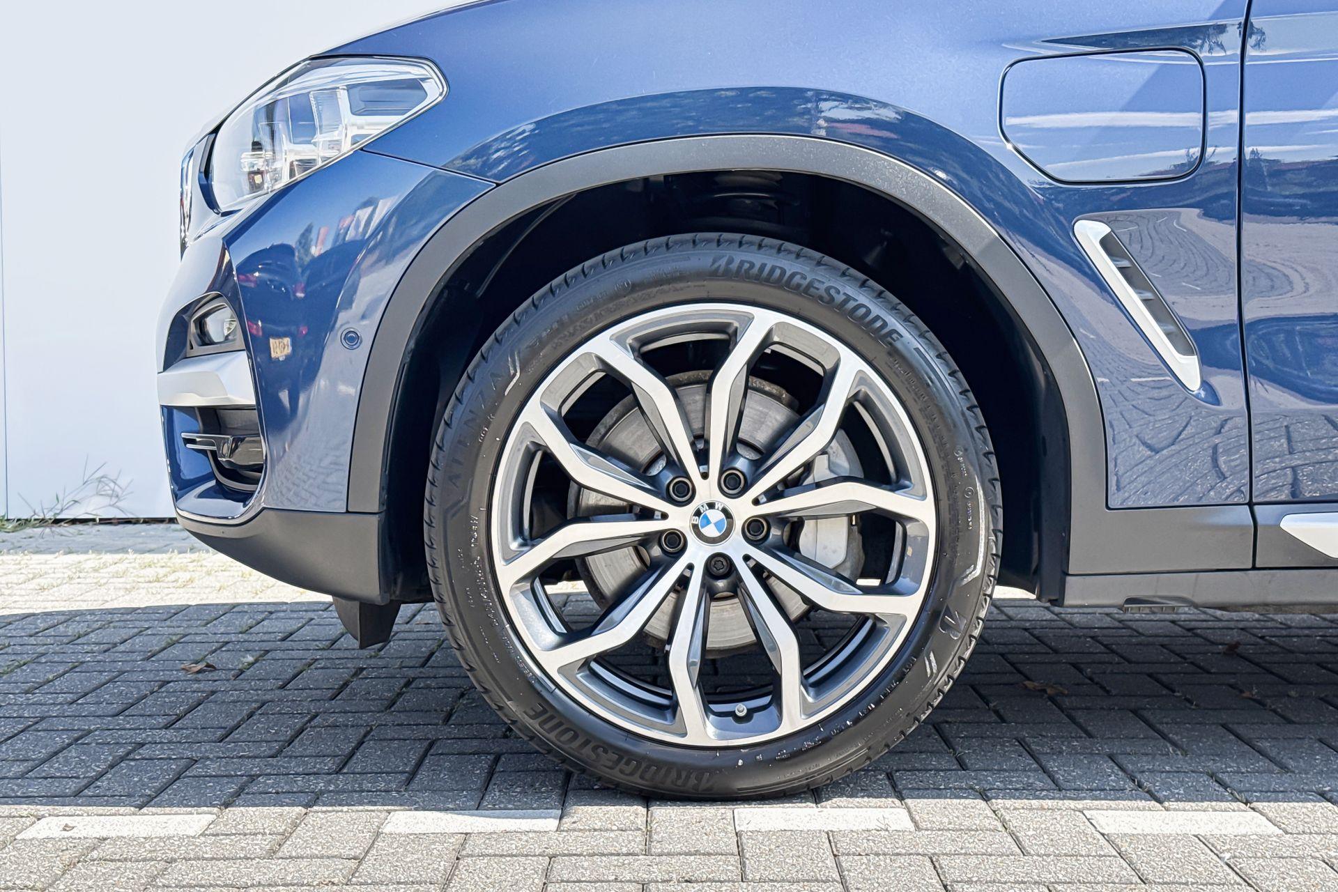 Foto van BMW X3 Xdrive30e