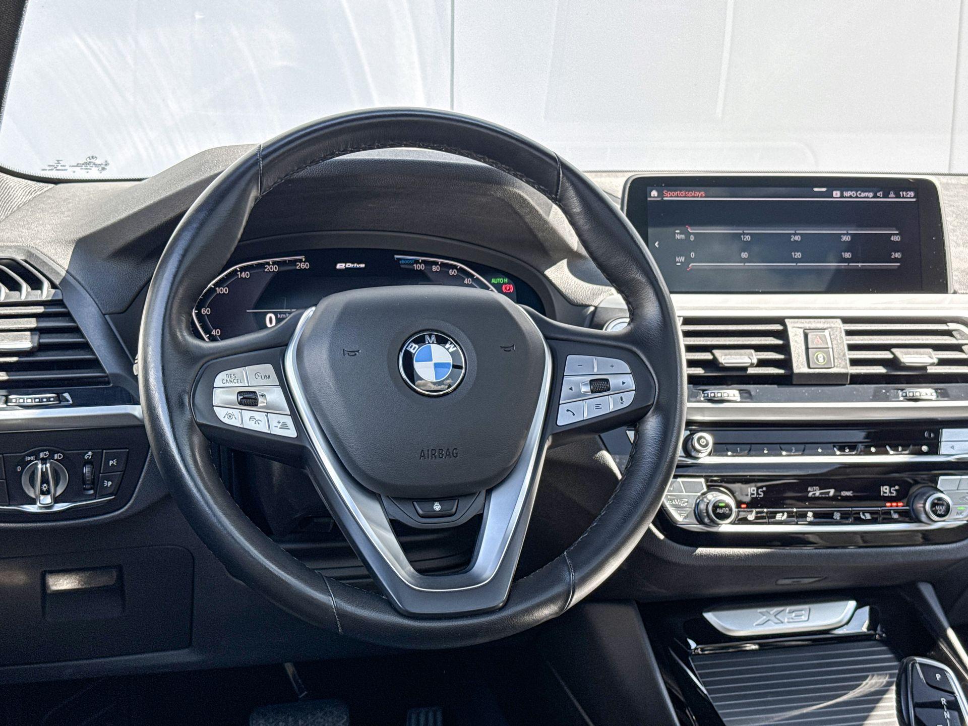 Foto van BMW X3 Xdrive30e