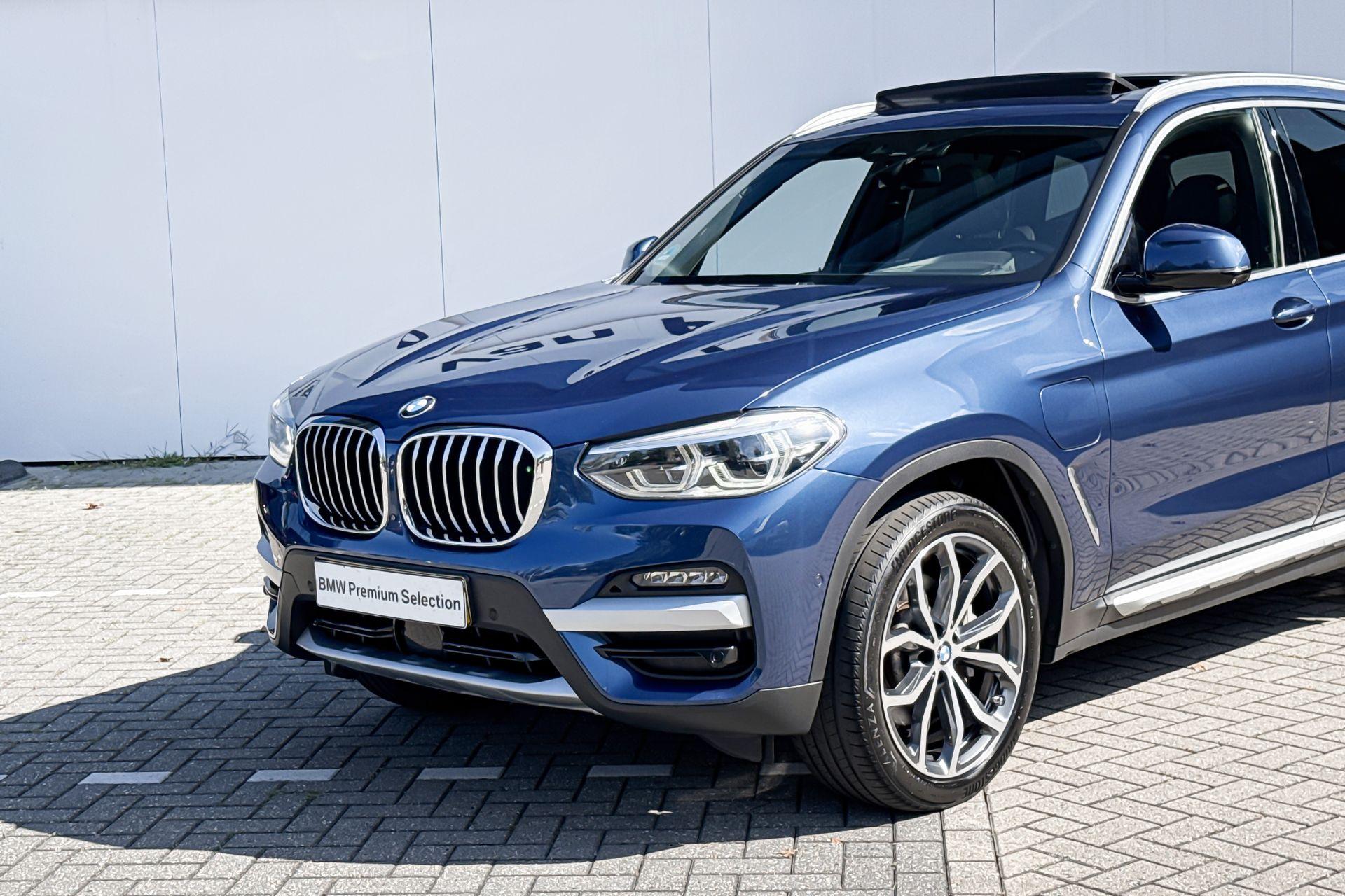 Foto van BMW X3 Xdrive30e