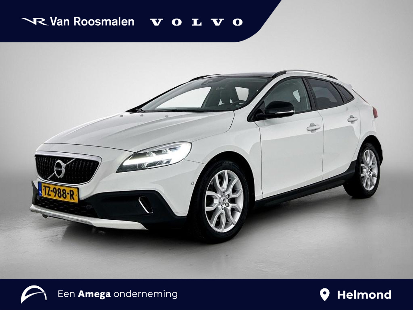 Volvo V40 Cross Country 1.5 T3 Polar+ Luxury | Trekhaak | Panoramadak | Camera | 2018 - voorkant
