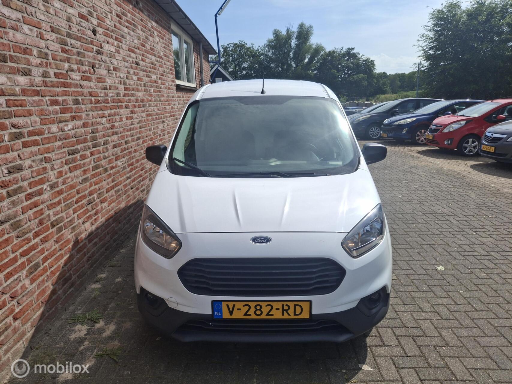 Foto van Ford Transit Courier