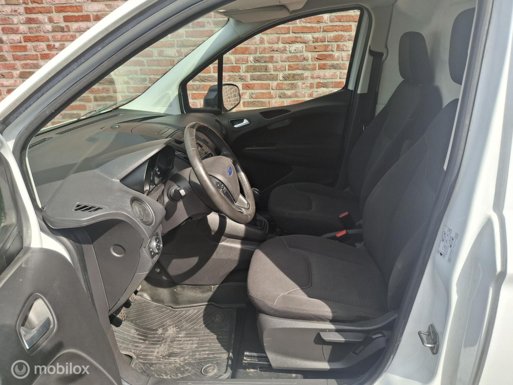 Foto van Ford Transit Courier
