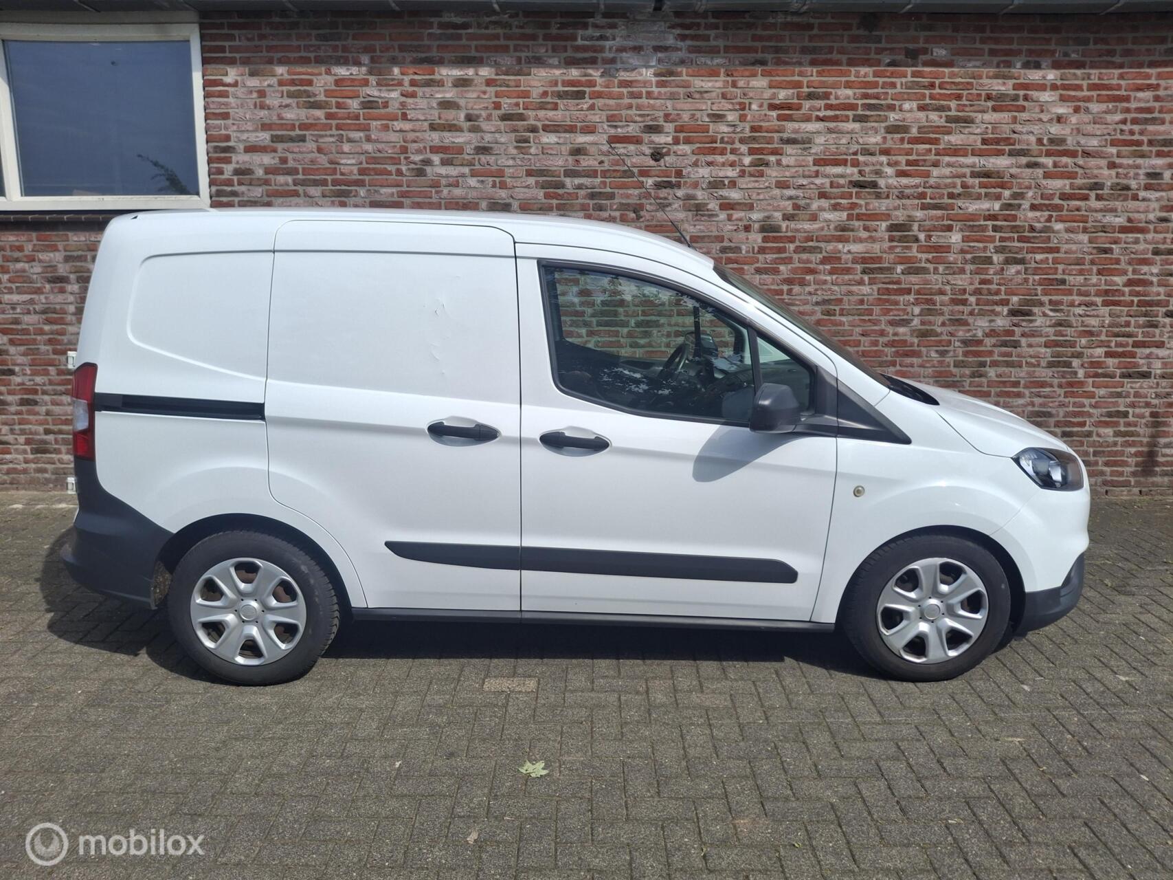 Foto van Ford Transit Courier